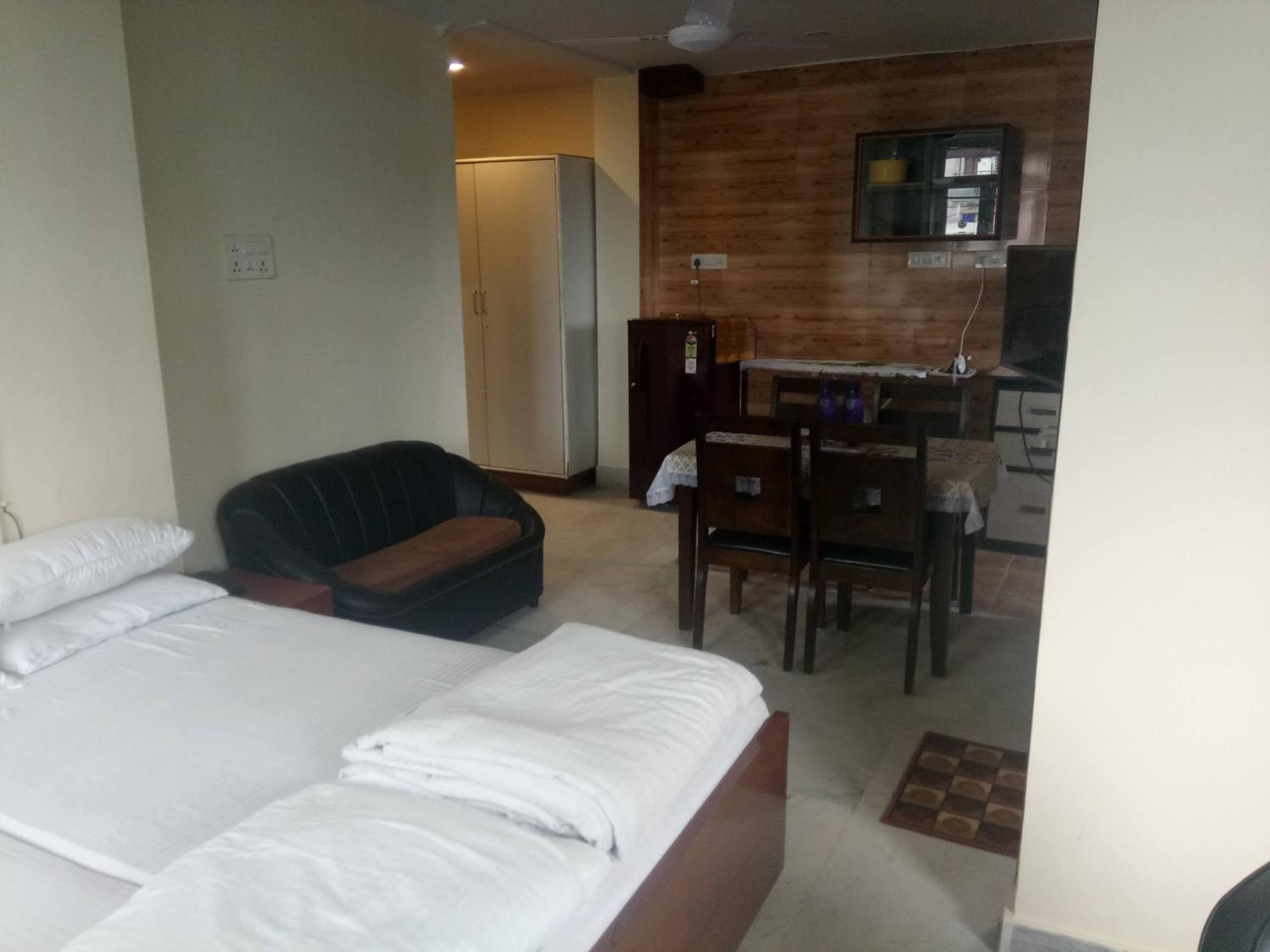 One-Bedroom Apartment - Photo 25