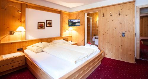 Double Room with Balcony photo 2