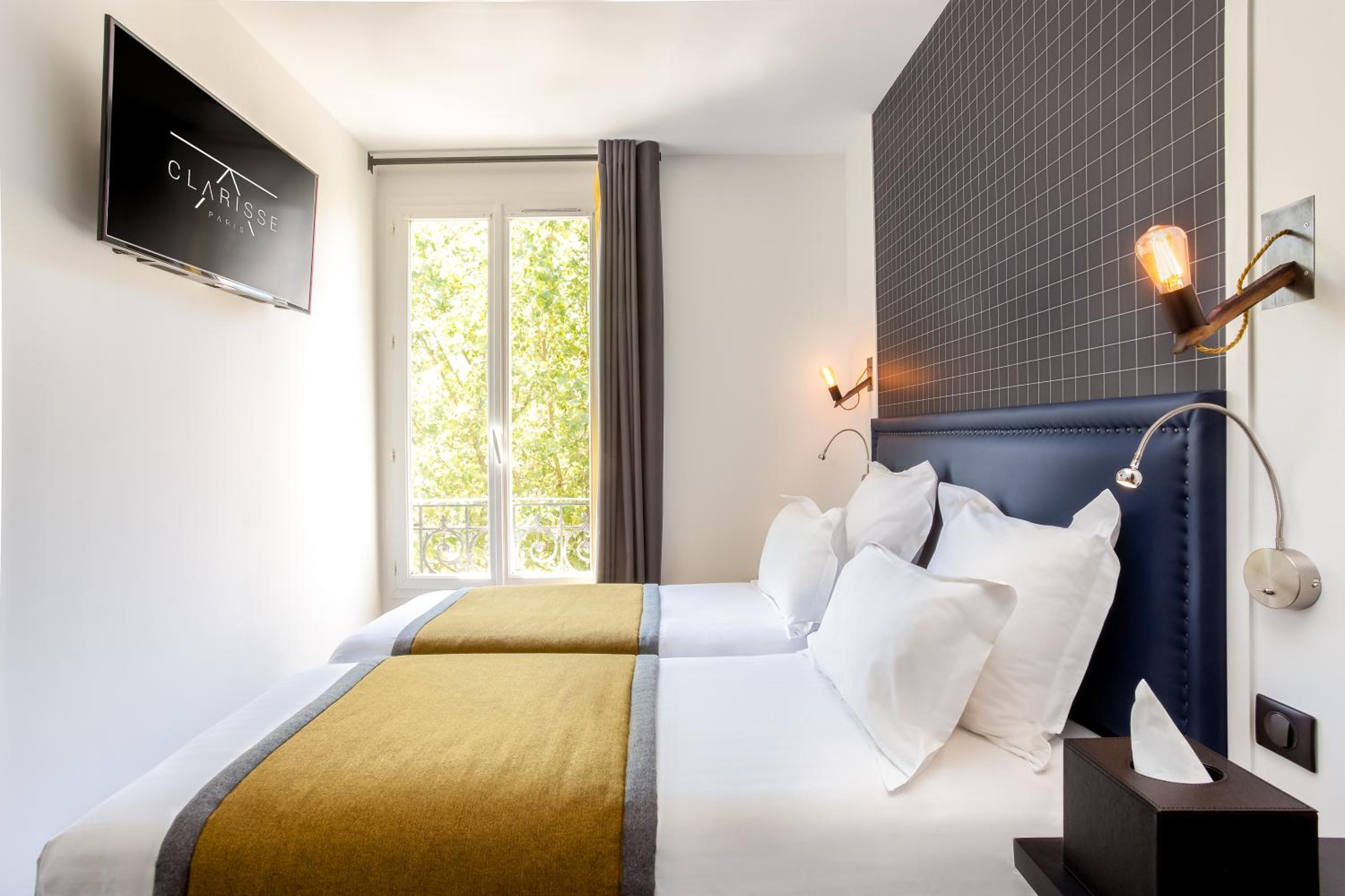 Triple Room thumbnail 6