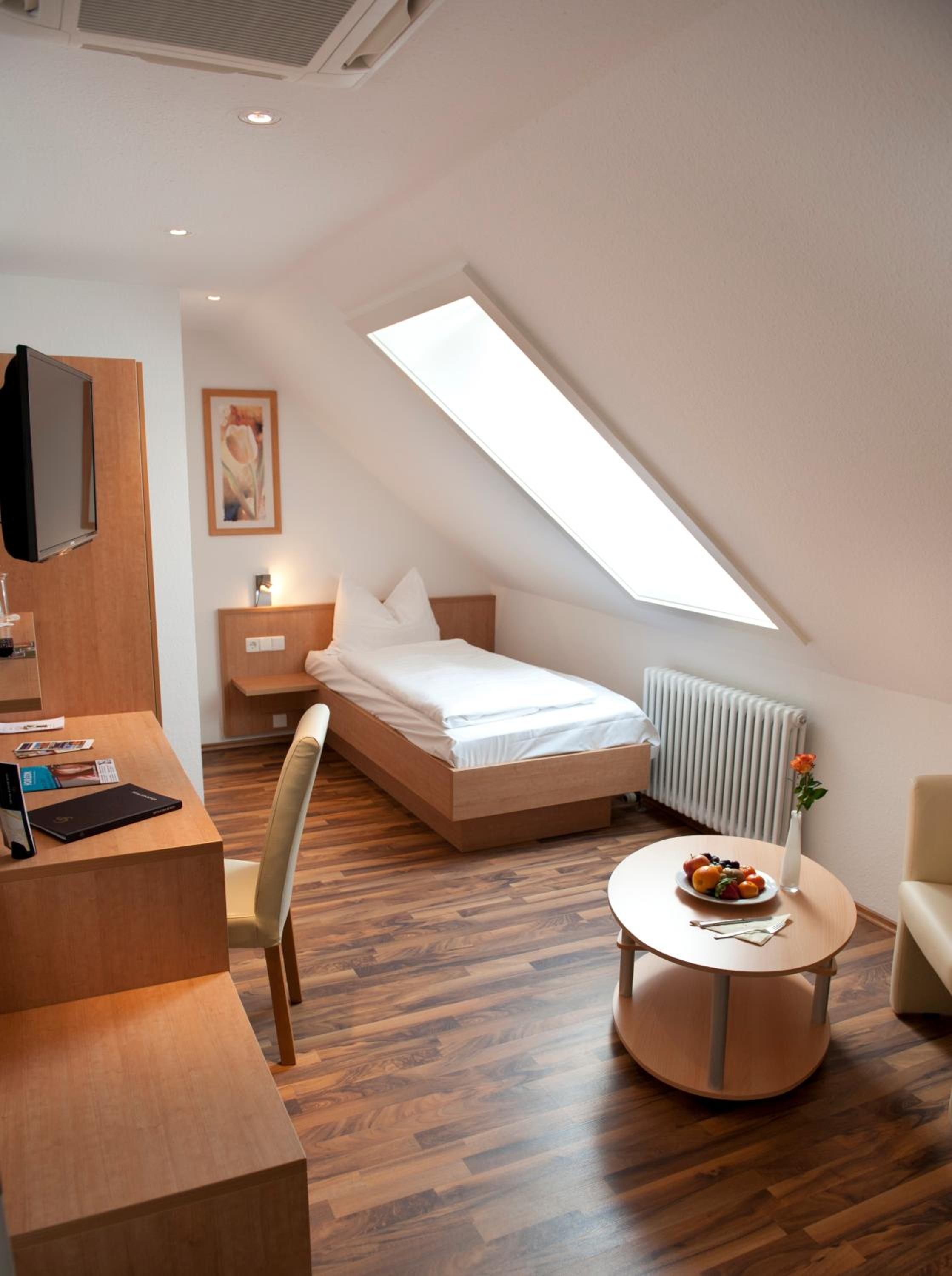 Single Room photo 2