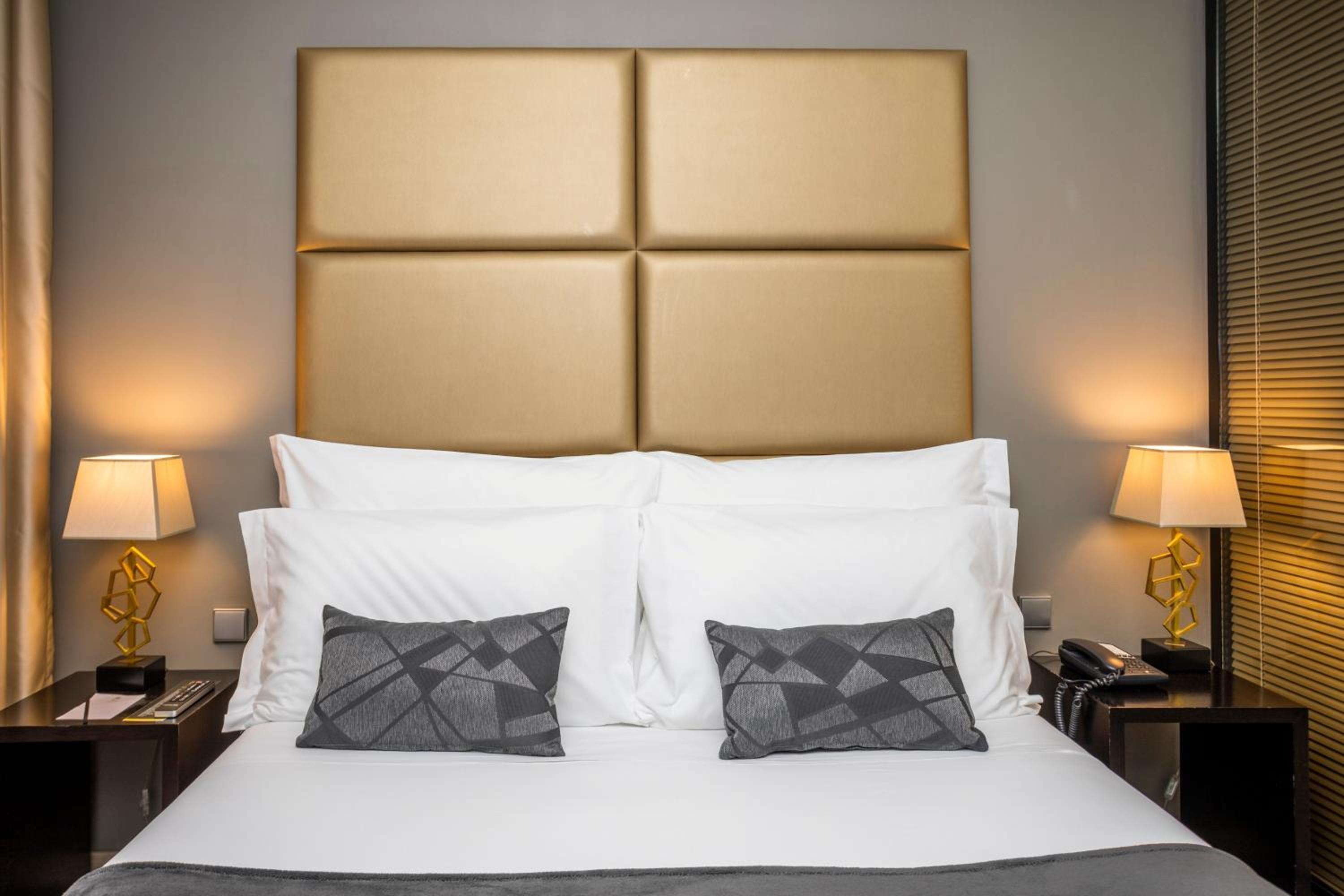 Double Room - Photo 6