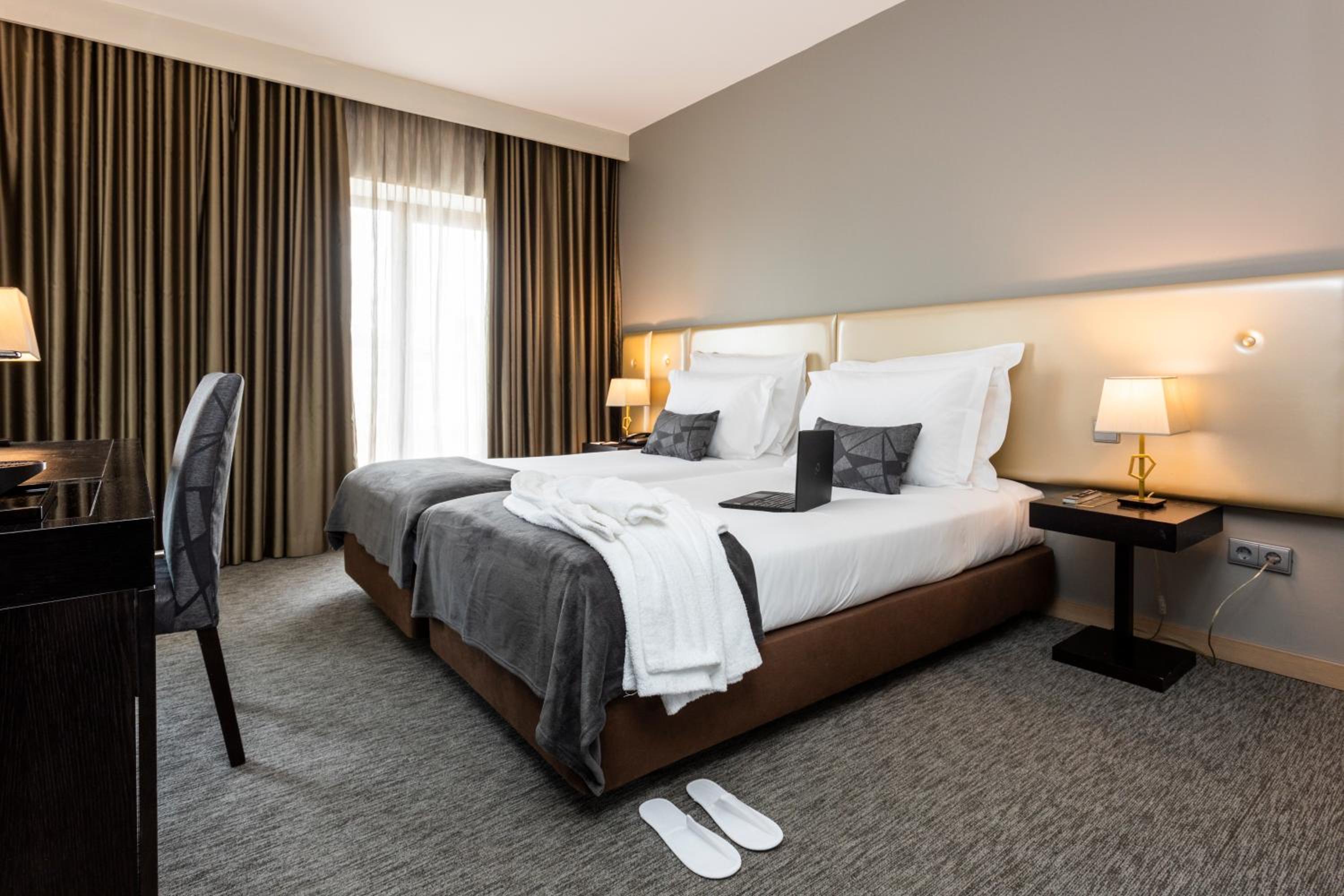 Twin Room - Photo 1