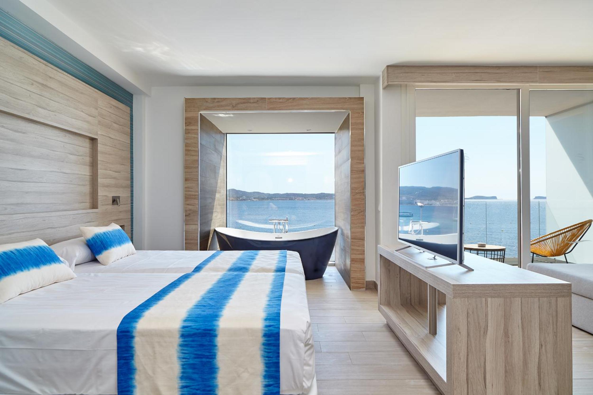 Suite with Sea View and Hot Tub
