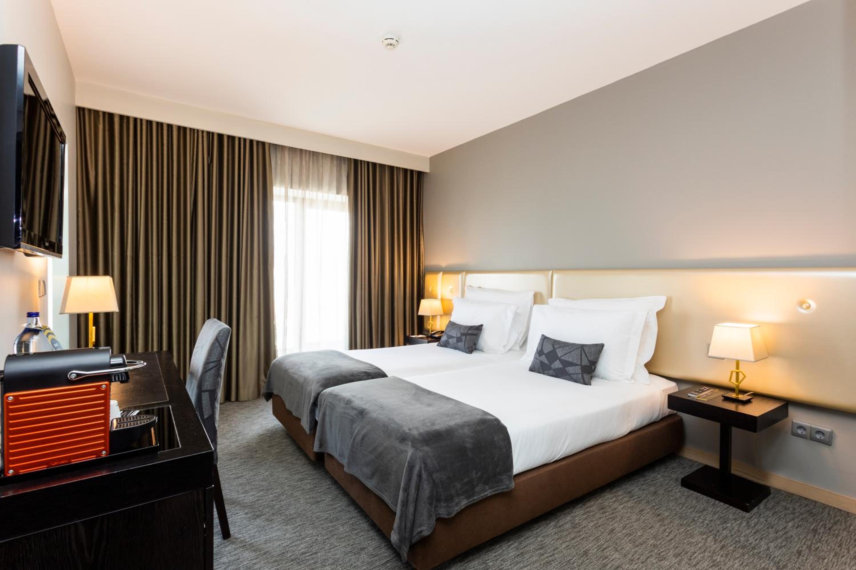 Superior Twin Room - Photo 1