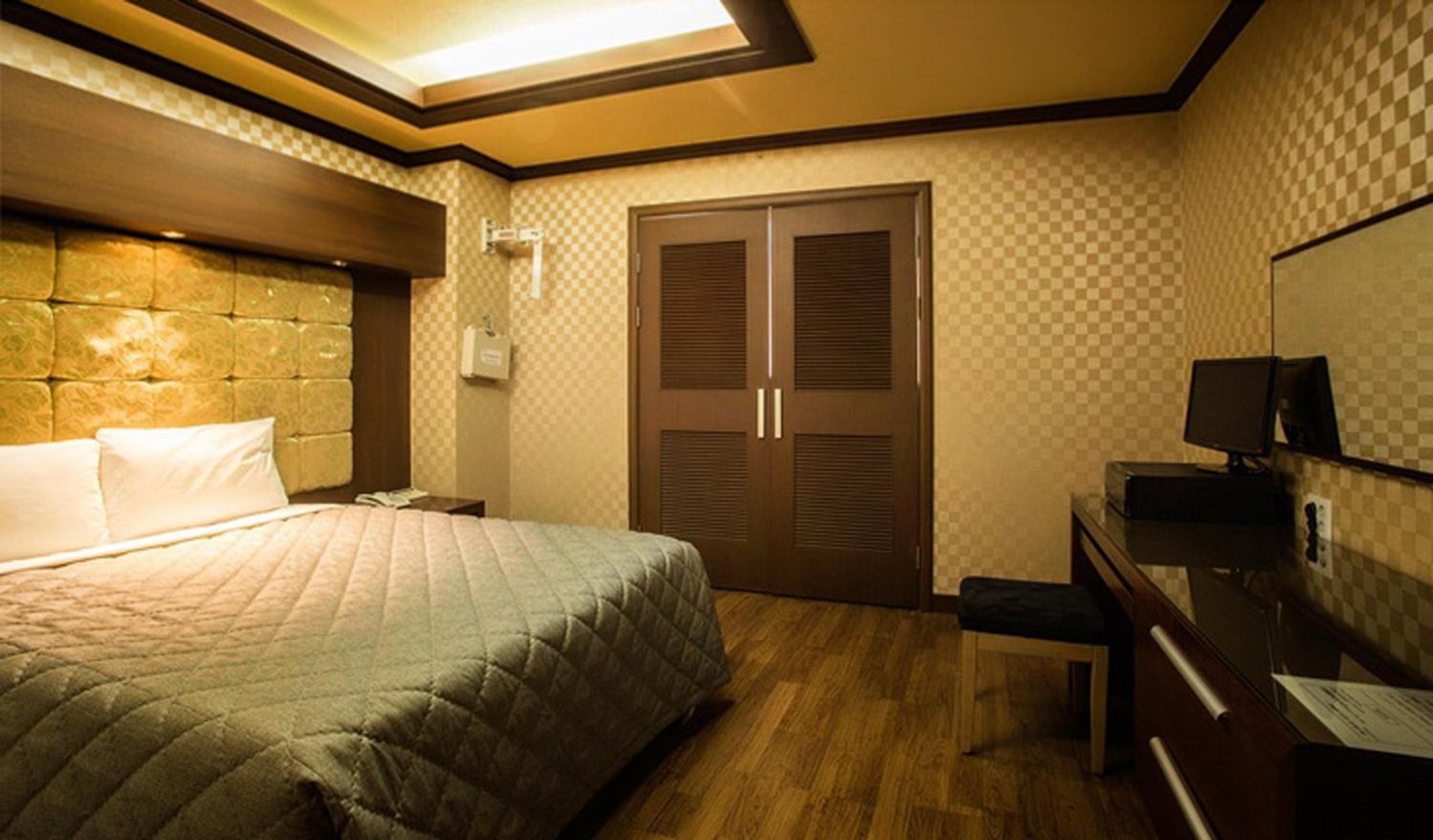 Deluxe Room (2 Adults + 1 Child) photo 2