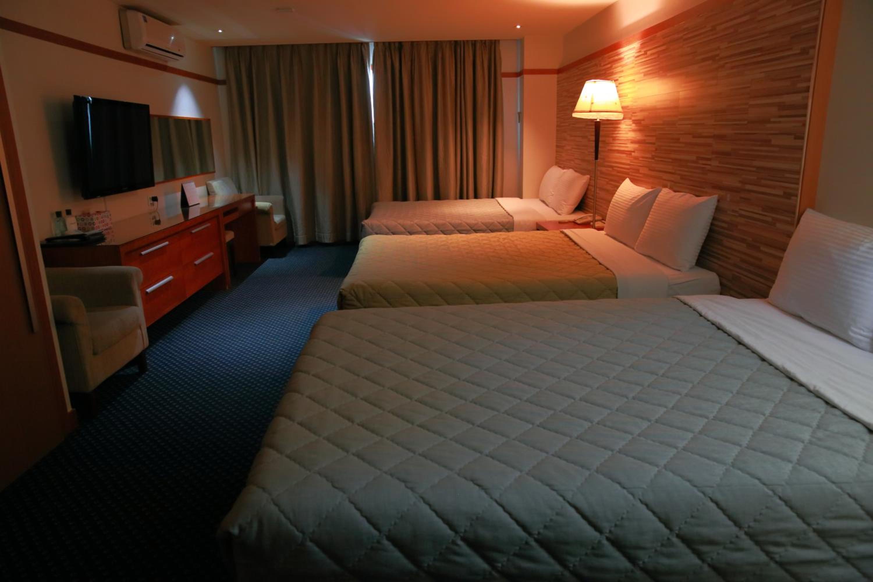 Deluxe Triple Room photo 2