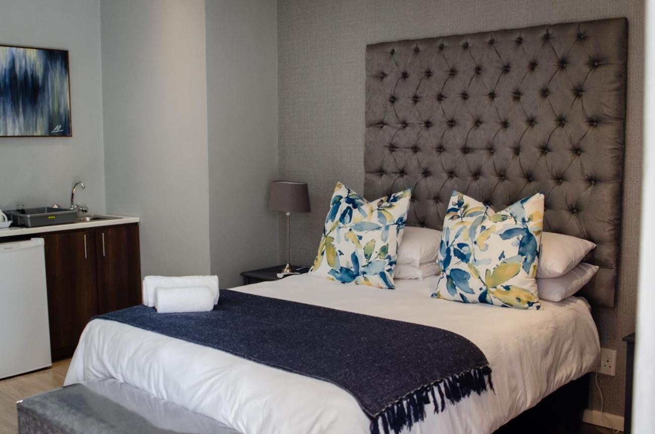 Queen Room photo 1
