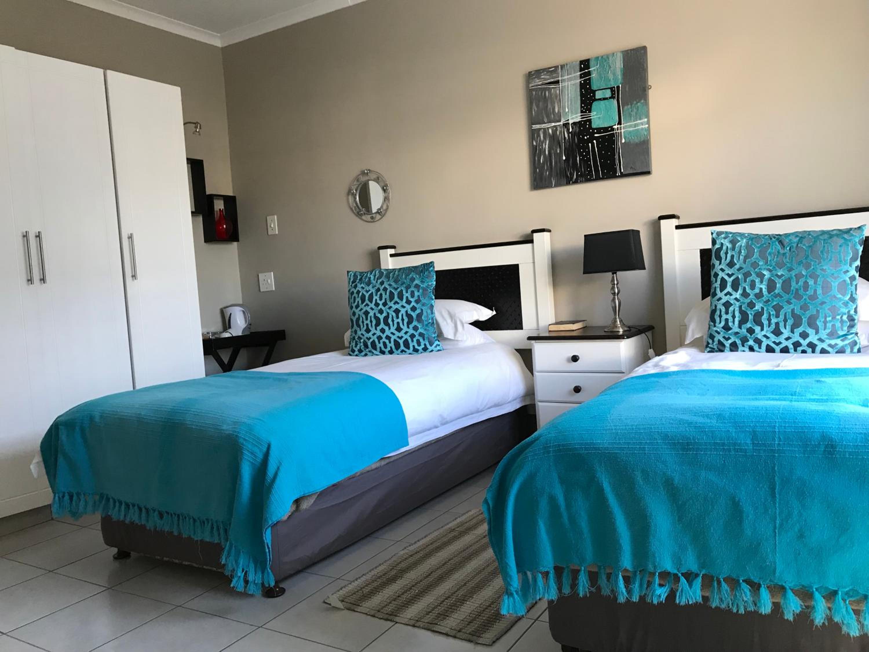 Twin Room - Photo 1