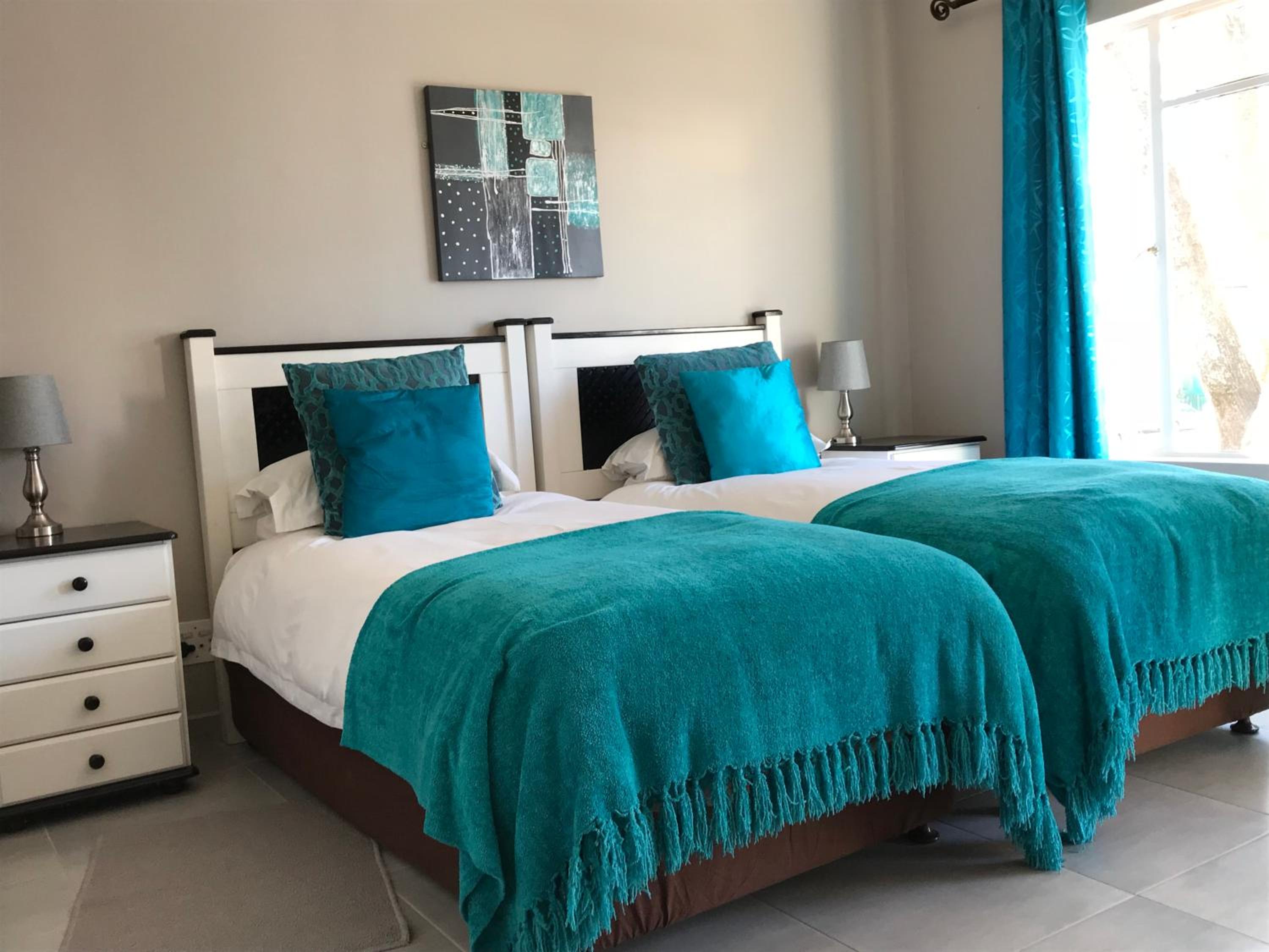 Twin Room - Photo 4
