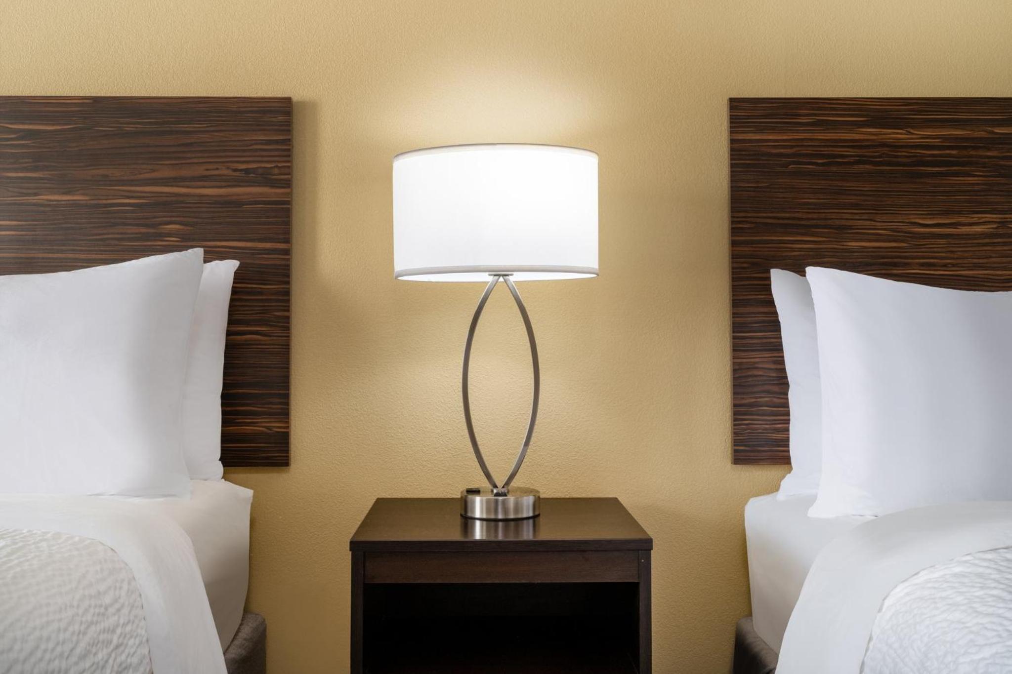 Standard Queen Room with Two Queen Beds and Mobility Accessible Tub