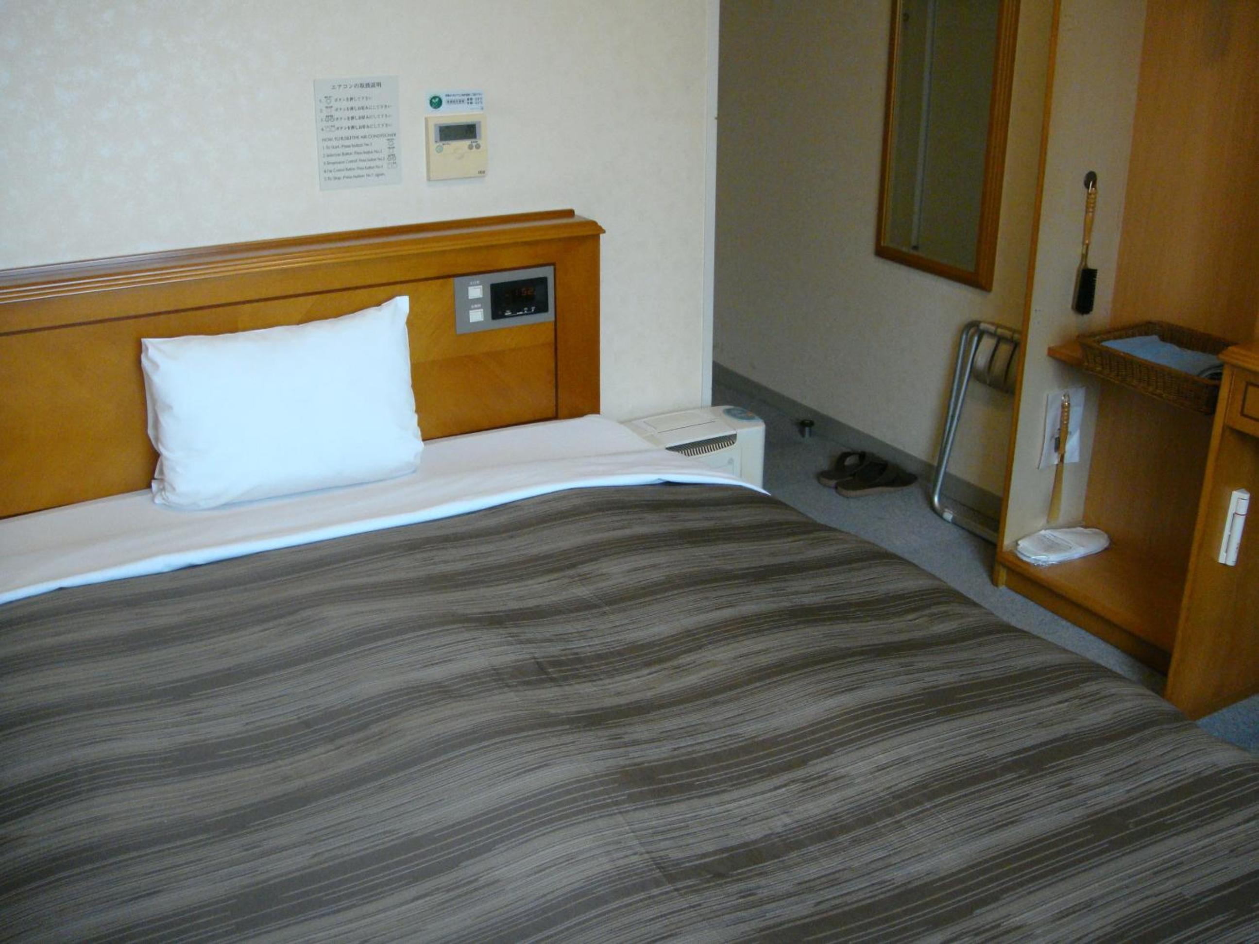 Eco-Friendly Single Room - No Daily Cleaning No Replacement Of Amenities - Non-Smoking