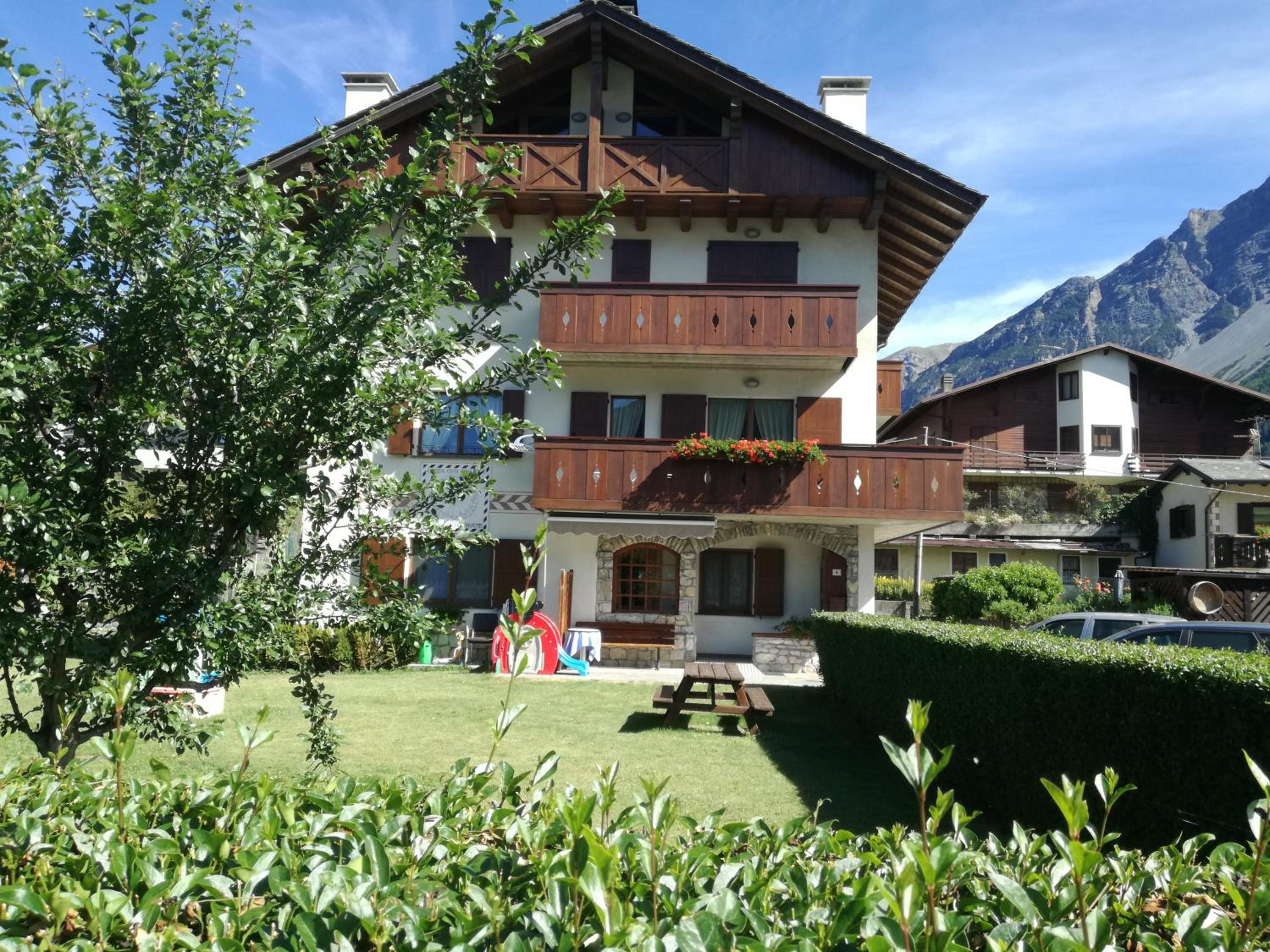Apartment with Mountain View - Photo 7