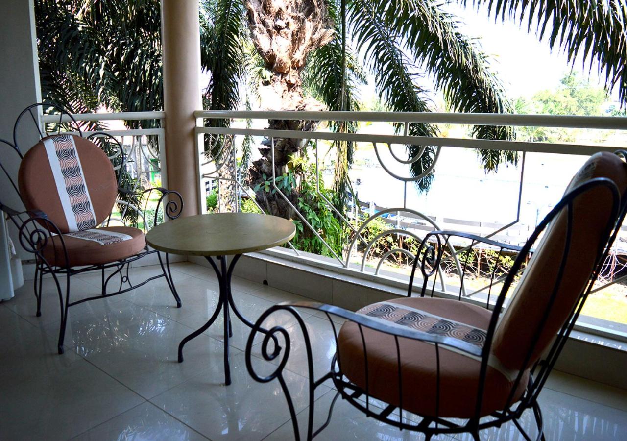 Double Room with Pool View photo 1