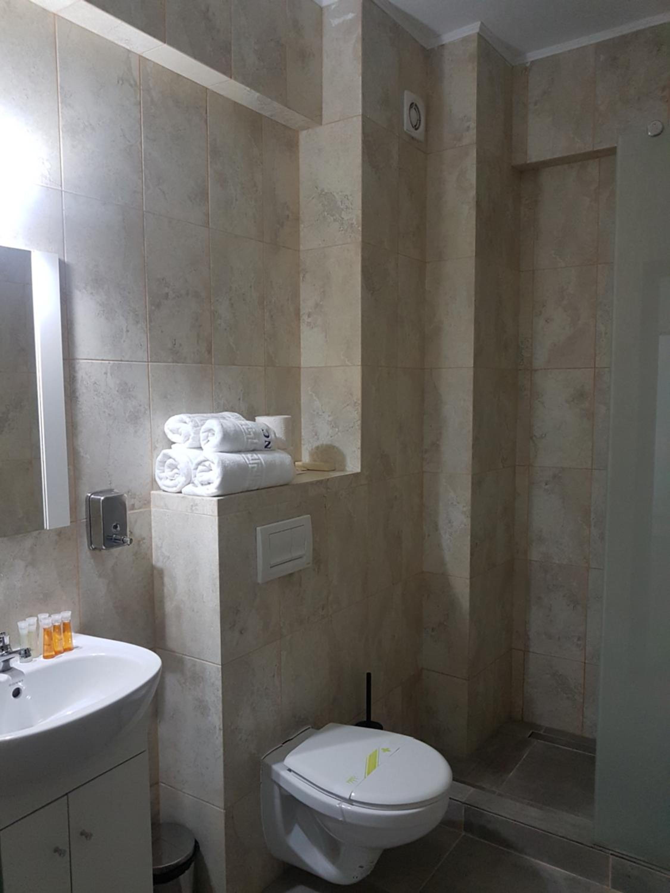 One-Bedroom Apartment - Photo 27