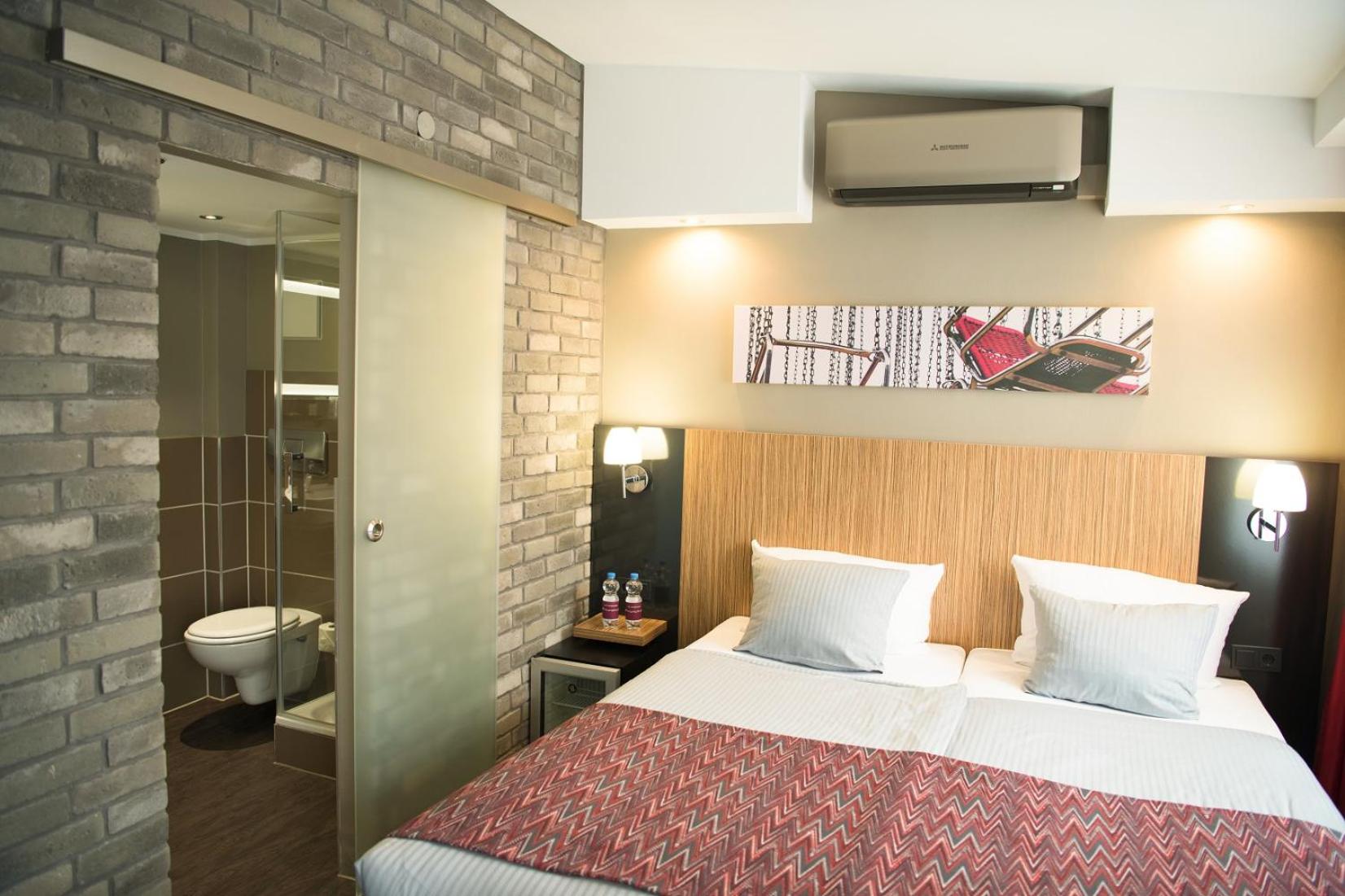 superior double room with air condition