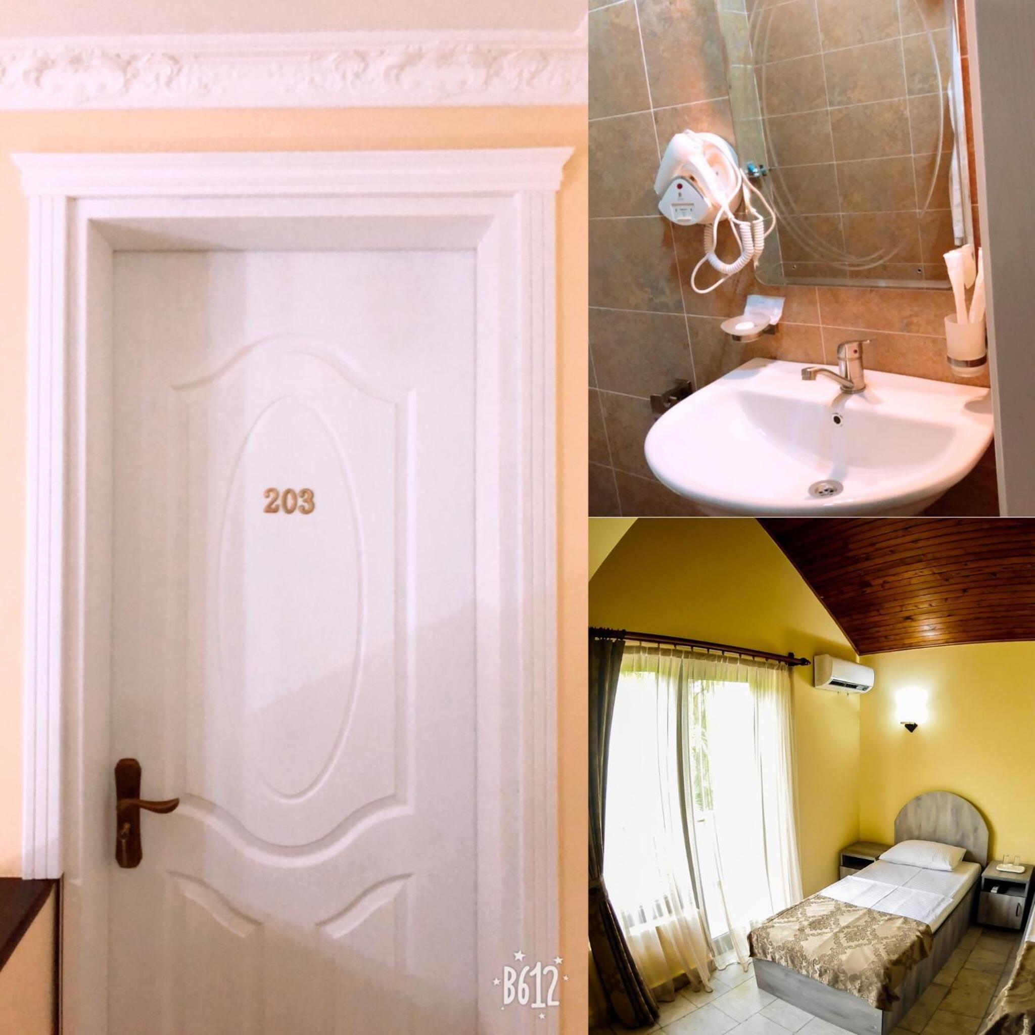 Double or Twin Room with Sea View photo 1