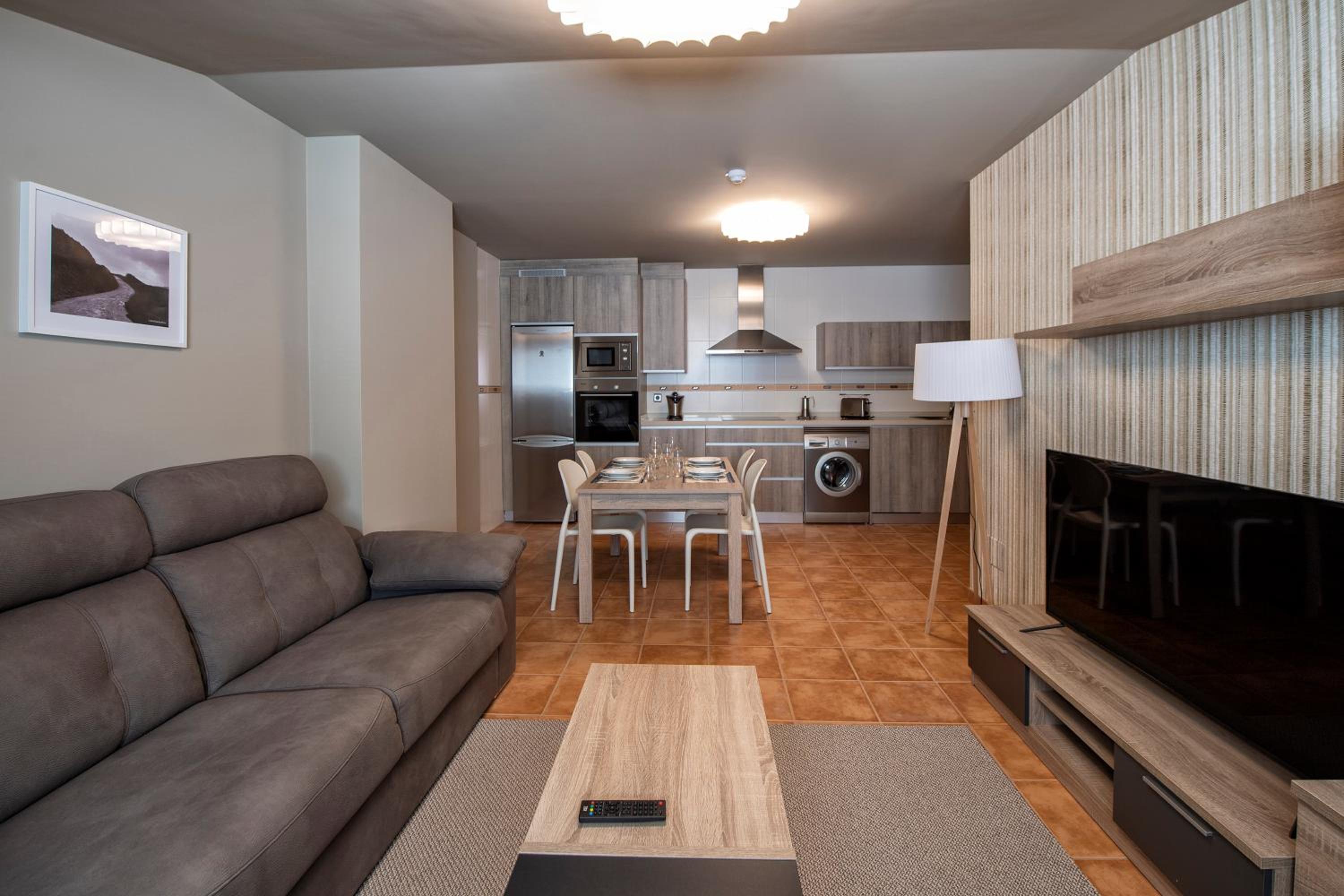 One-Bedroom Apartment with Sea View photo 3