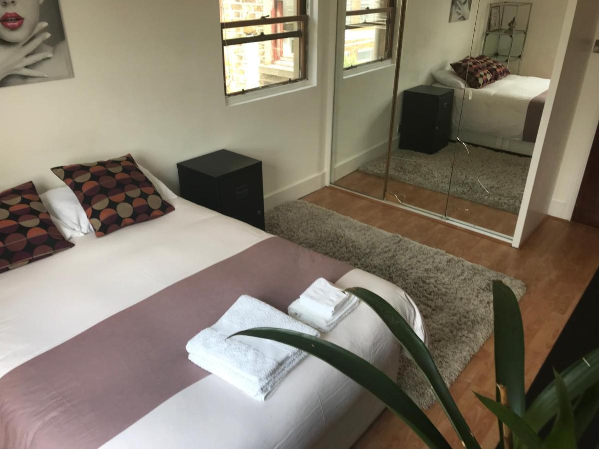 Double Room with Shared Bathroom photo 1