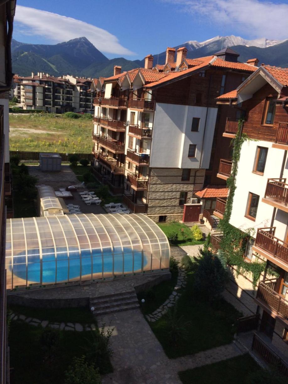 Deluxe Studio with Mountain View