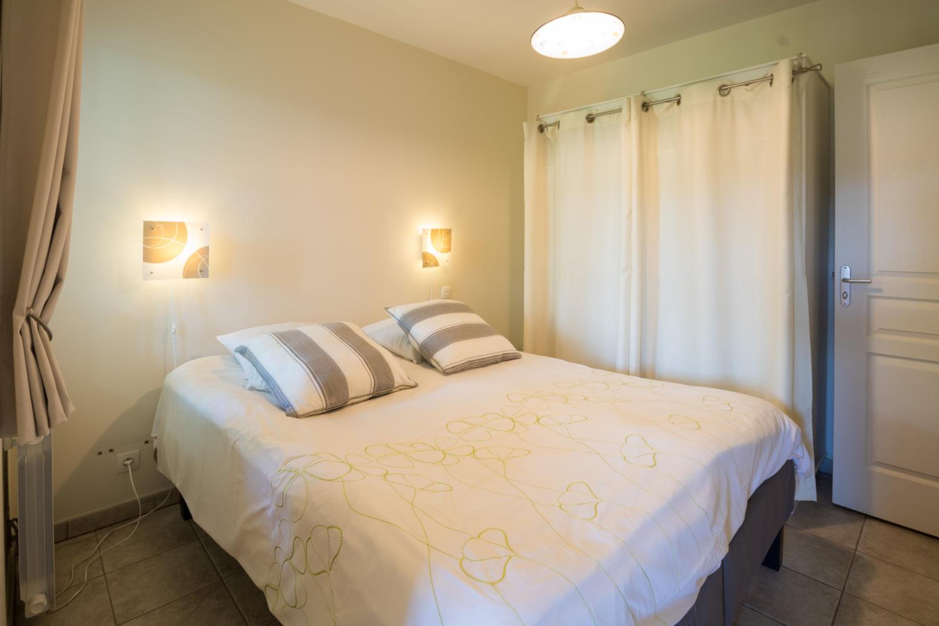Two-Bedroom House (4-6 People) - Photo 19