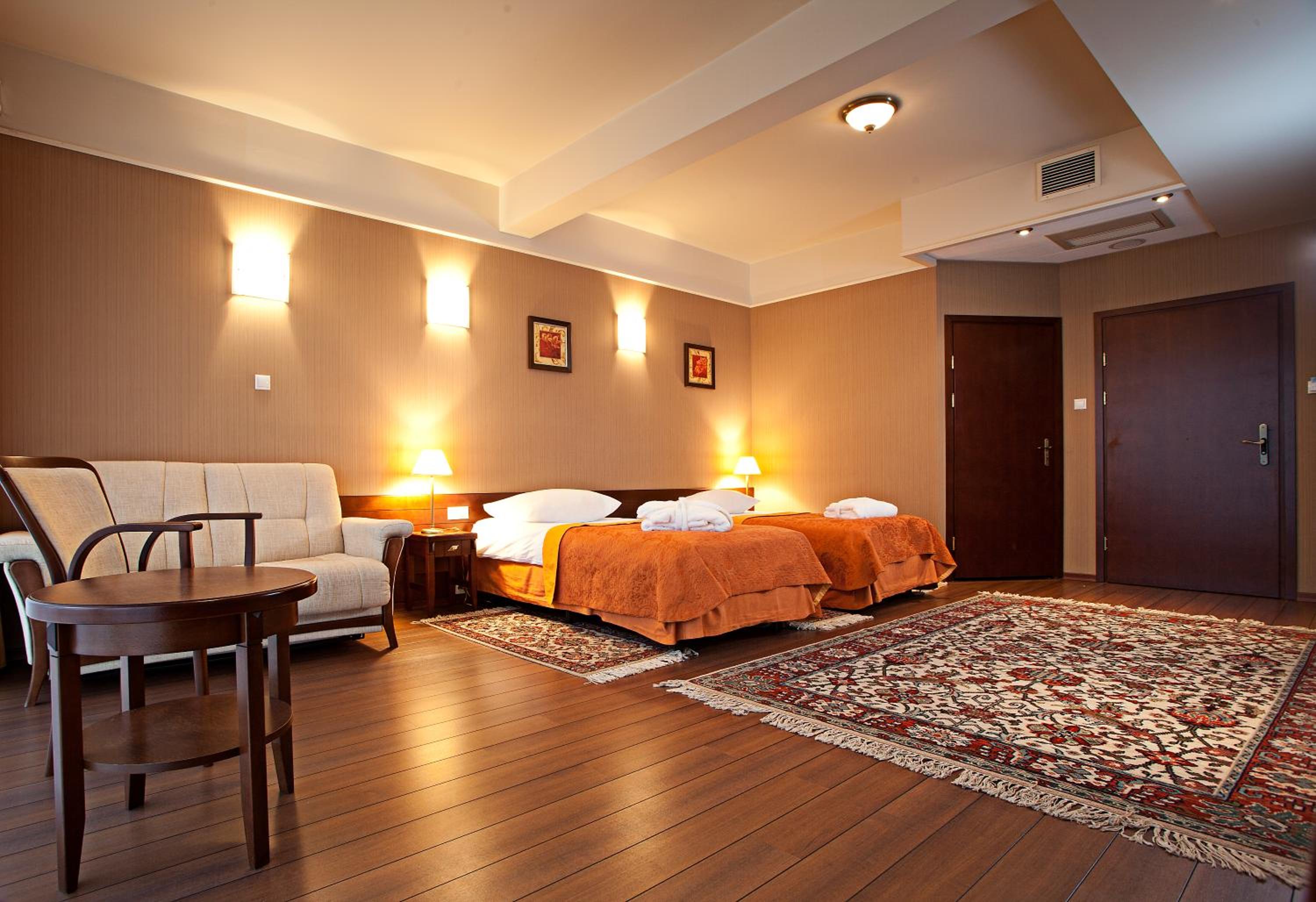 Twin Room - Photo 1