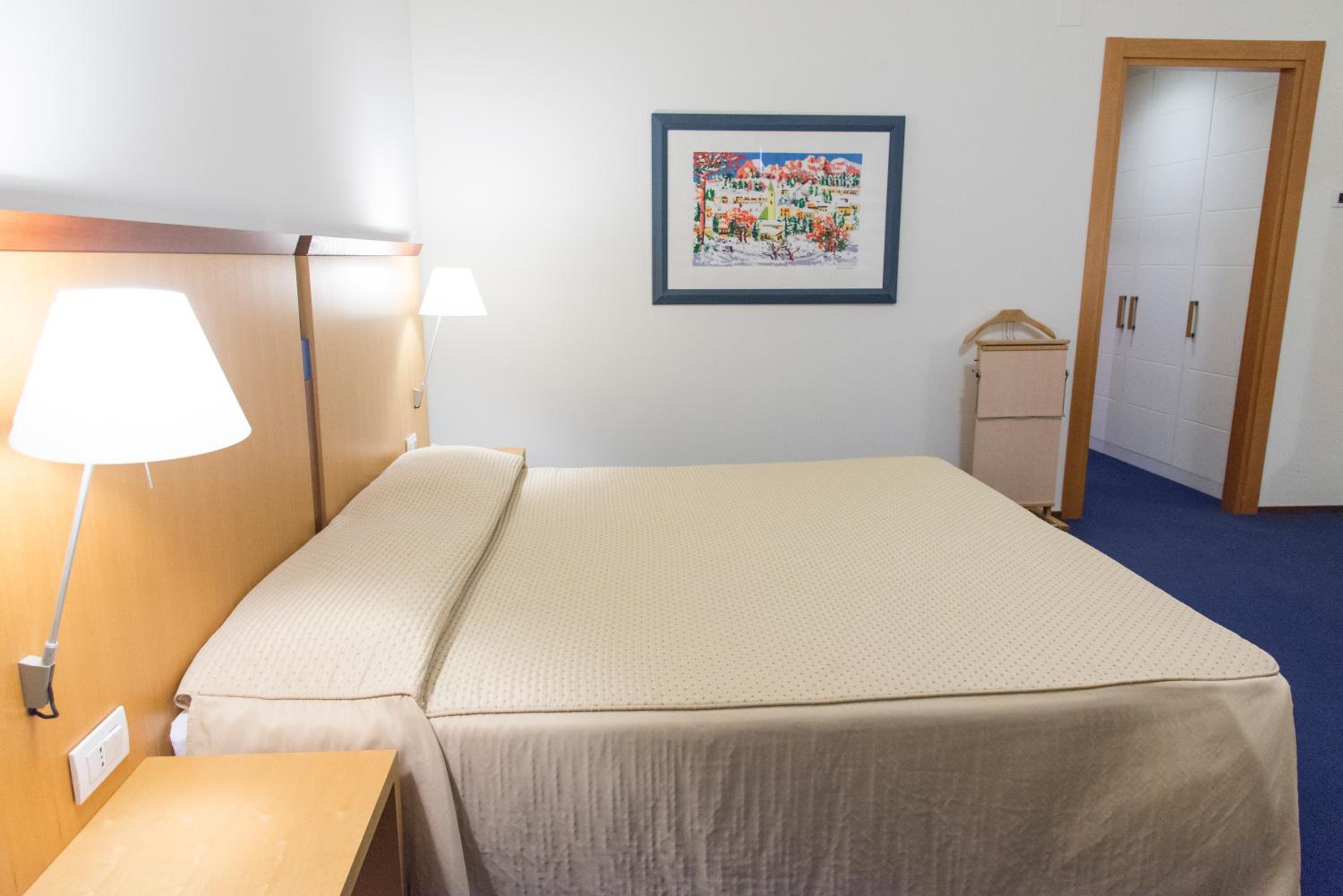 Double or Twin Room - Photo 2