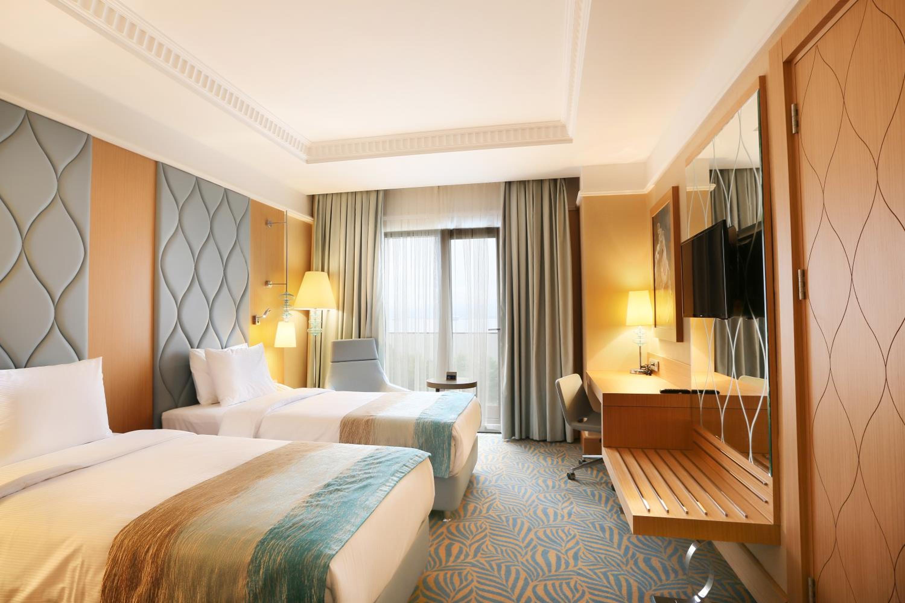 Twin Room - Non-Smoking photo 3