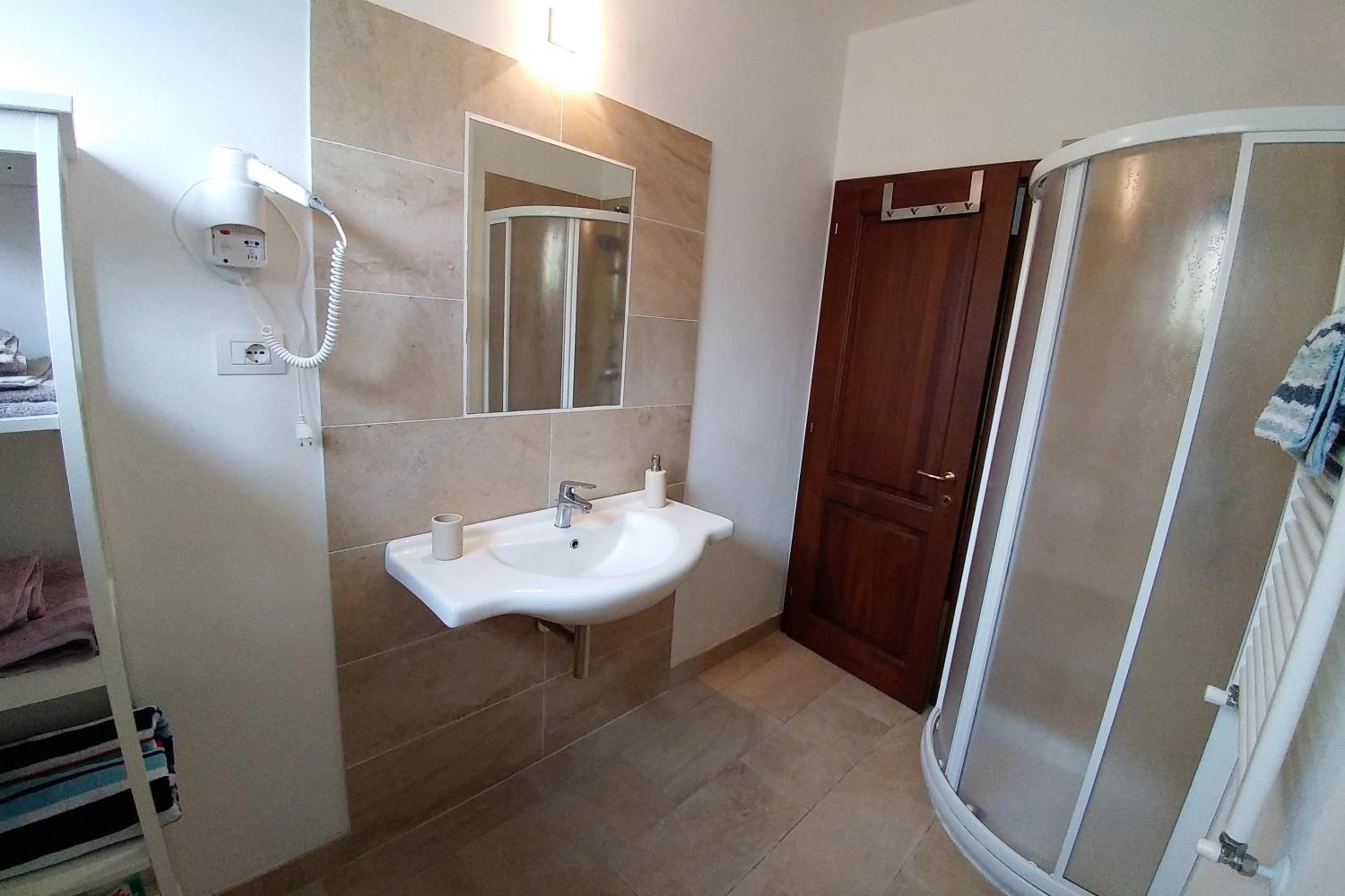 One-Bedroom Apartment with Terrace- Albegna- photo 2
