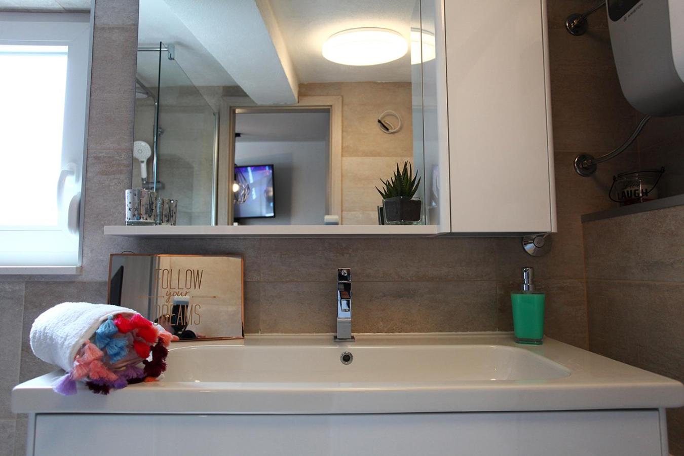 Apartment - Photo 32
