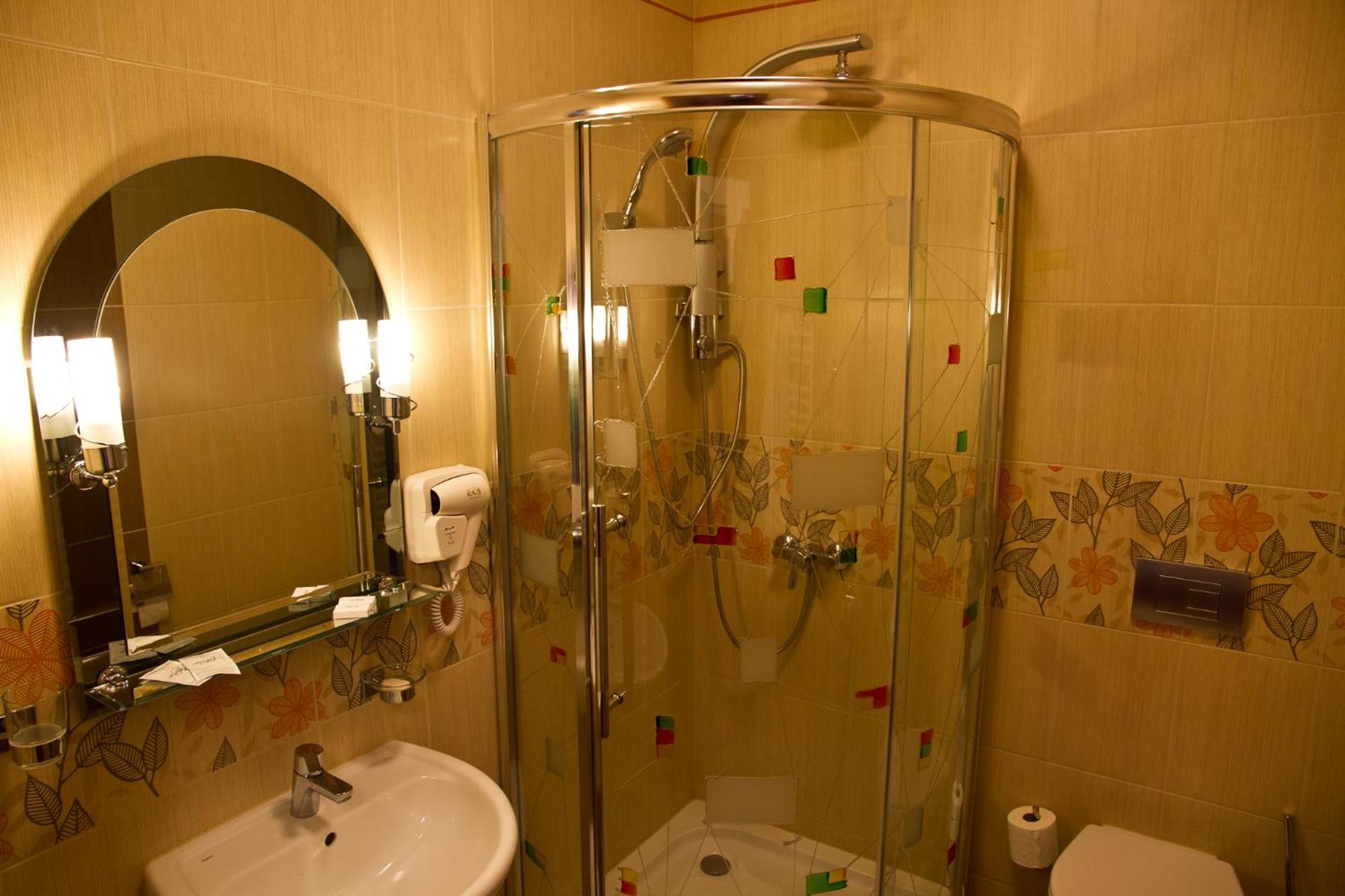 Standard Twin Room - Photo 29