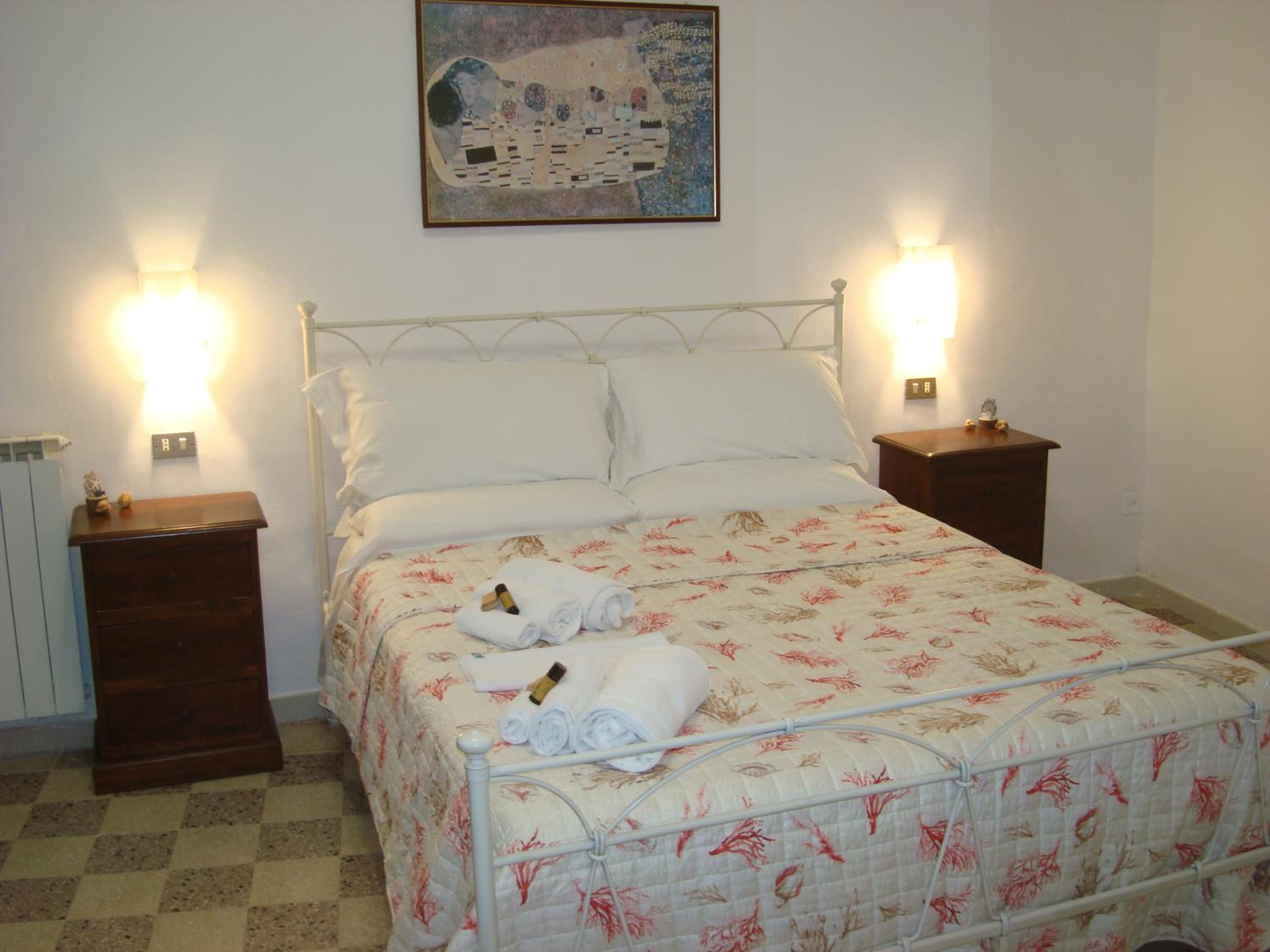 Quadruple Room with Private Bathroom photo 1