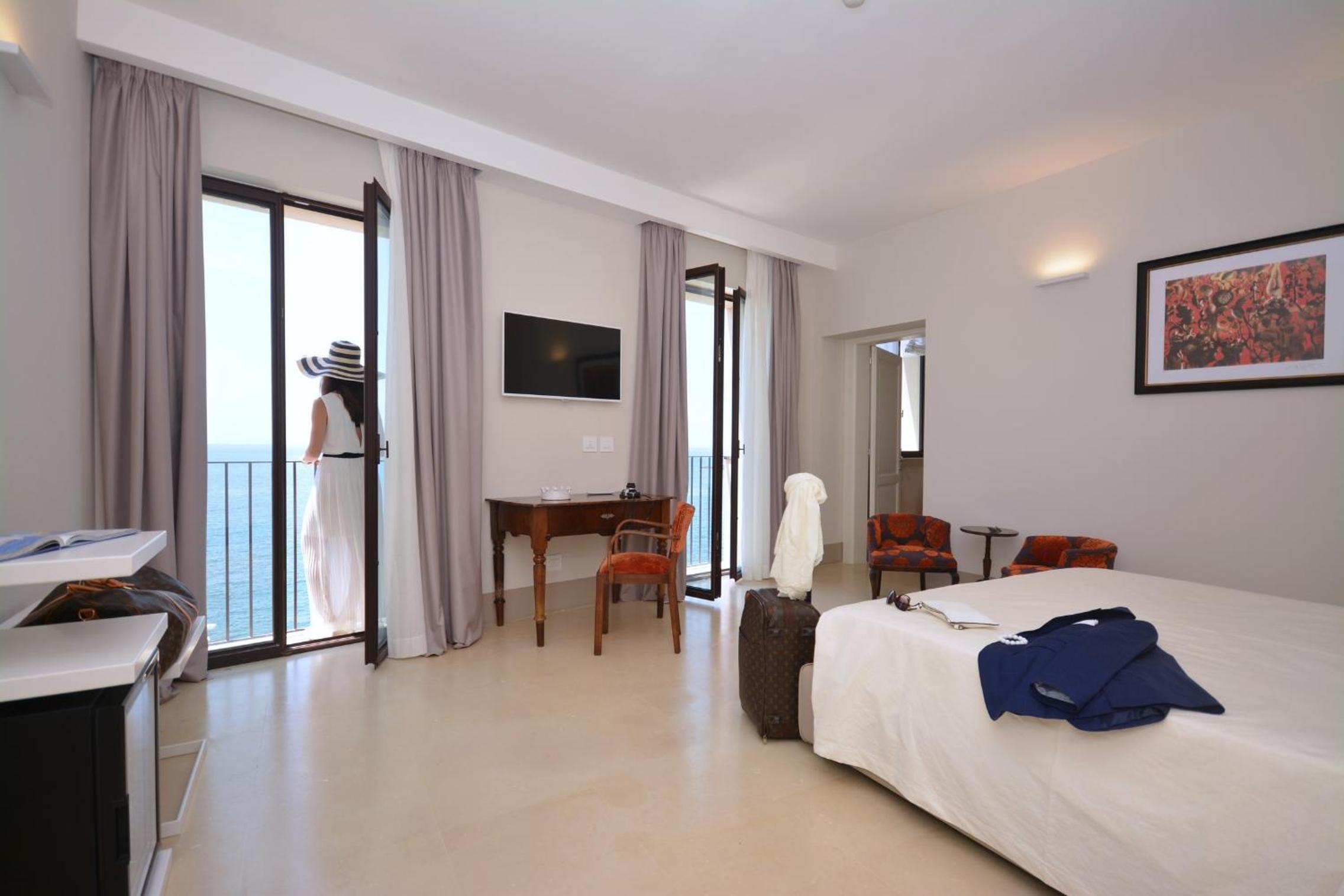 Junior Suite with Sea View photo 3