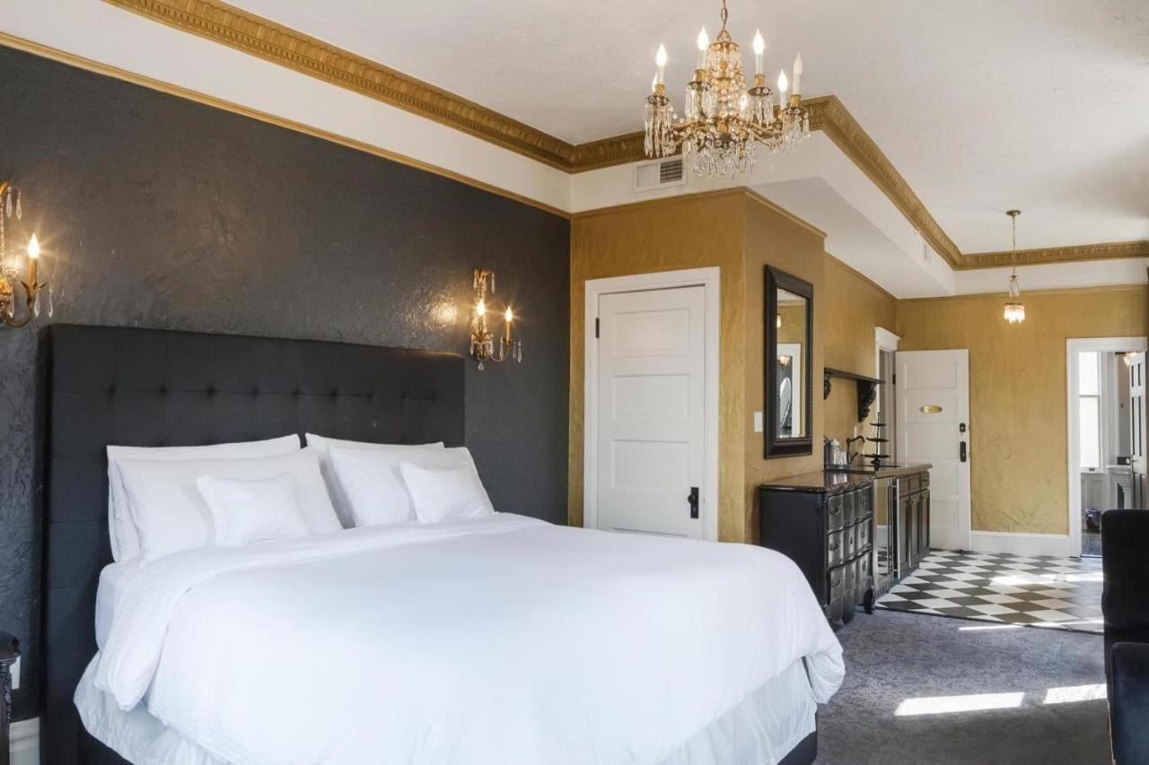 Superior King Suite with Balcony