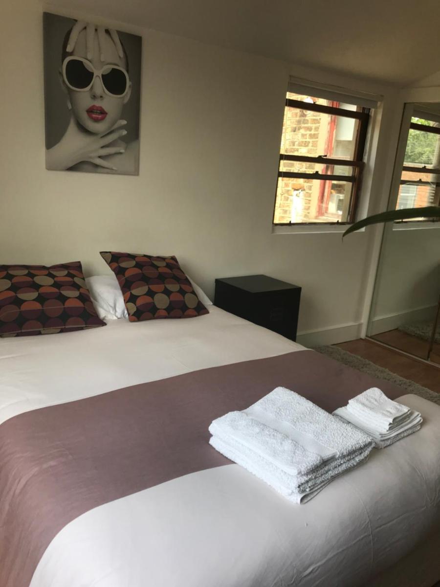 Double Room with Shared Bathroom photo 2