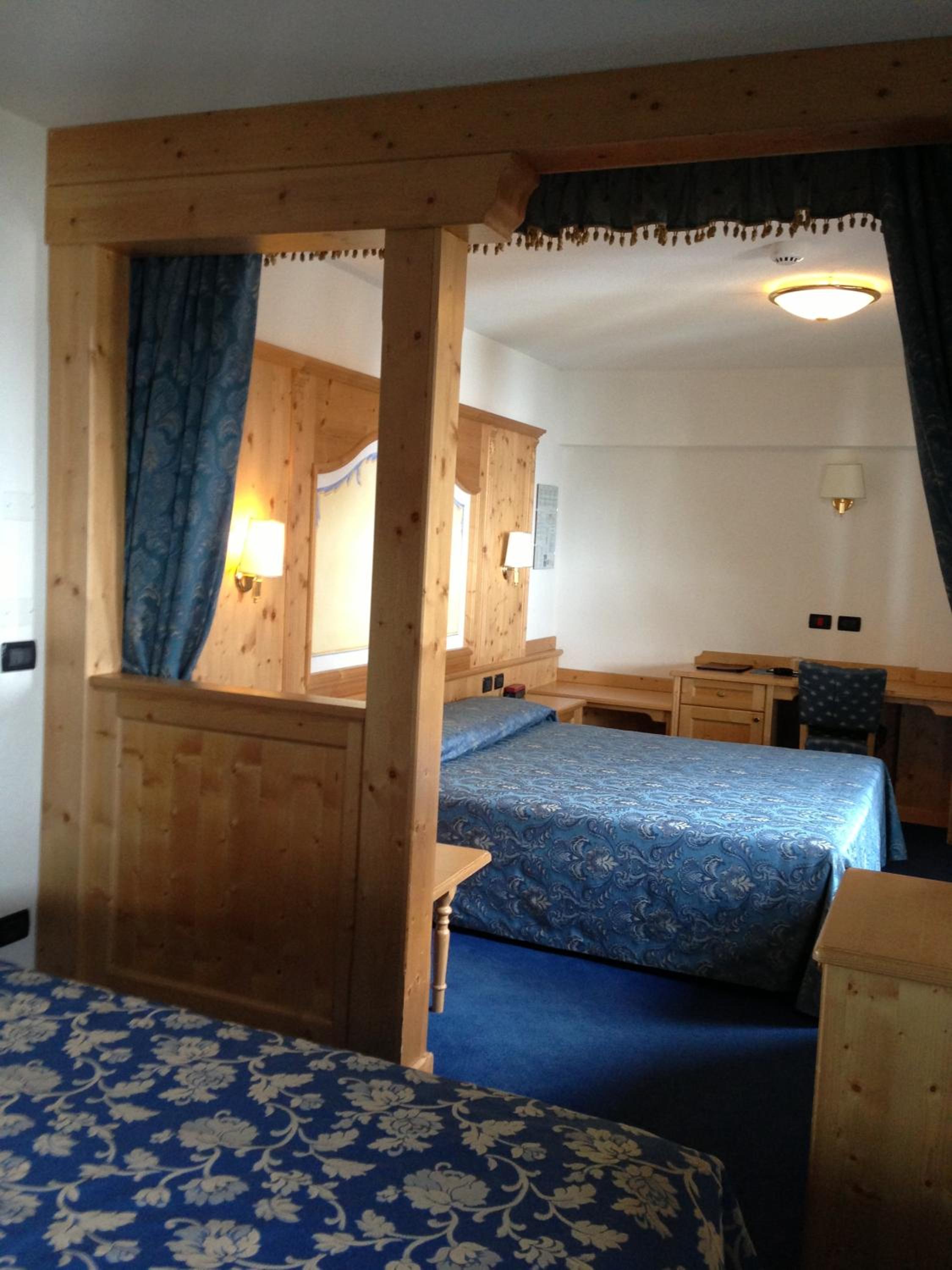 Superior Quadruple Room with Mountain View