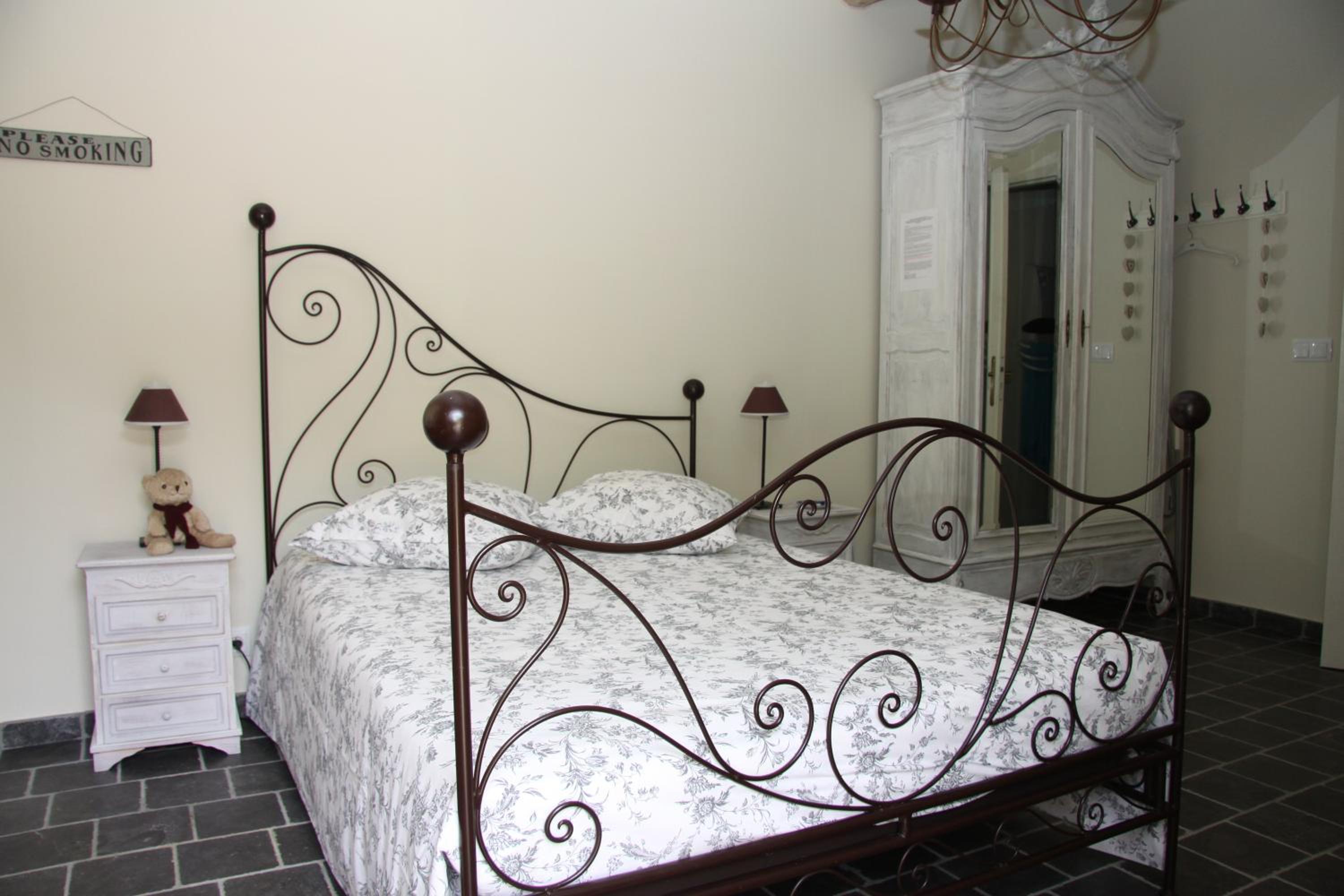 Large Double Room photo 3