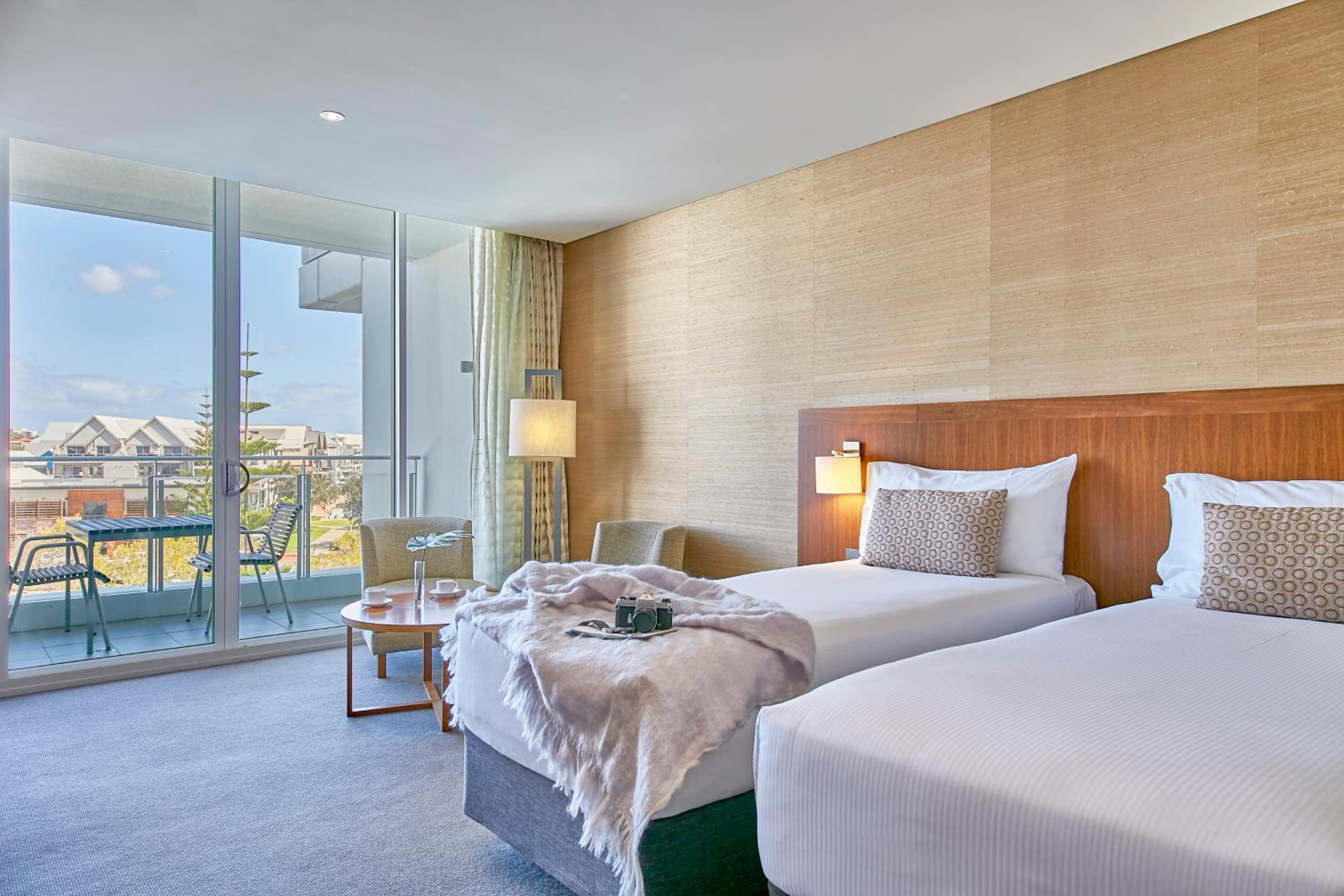 Superior King Room - Photo 7