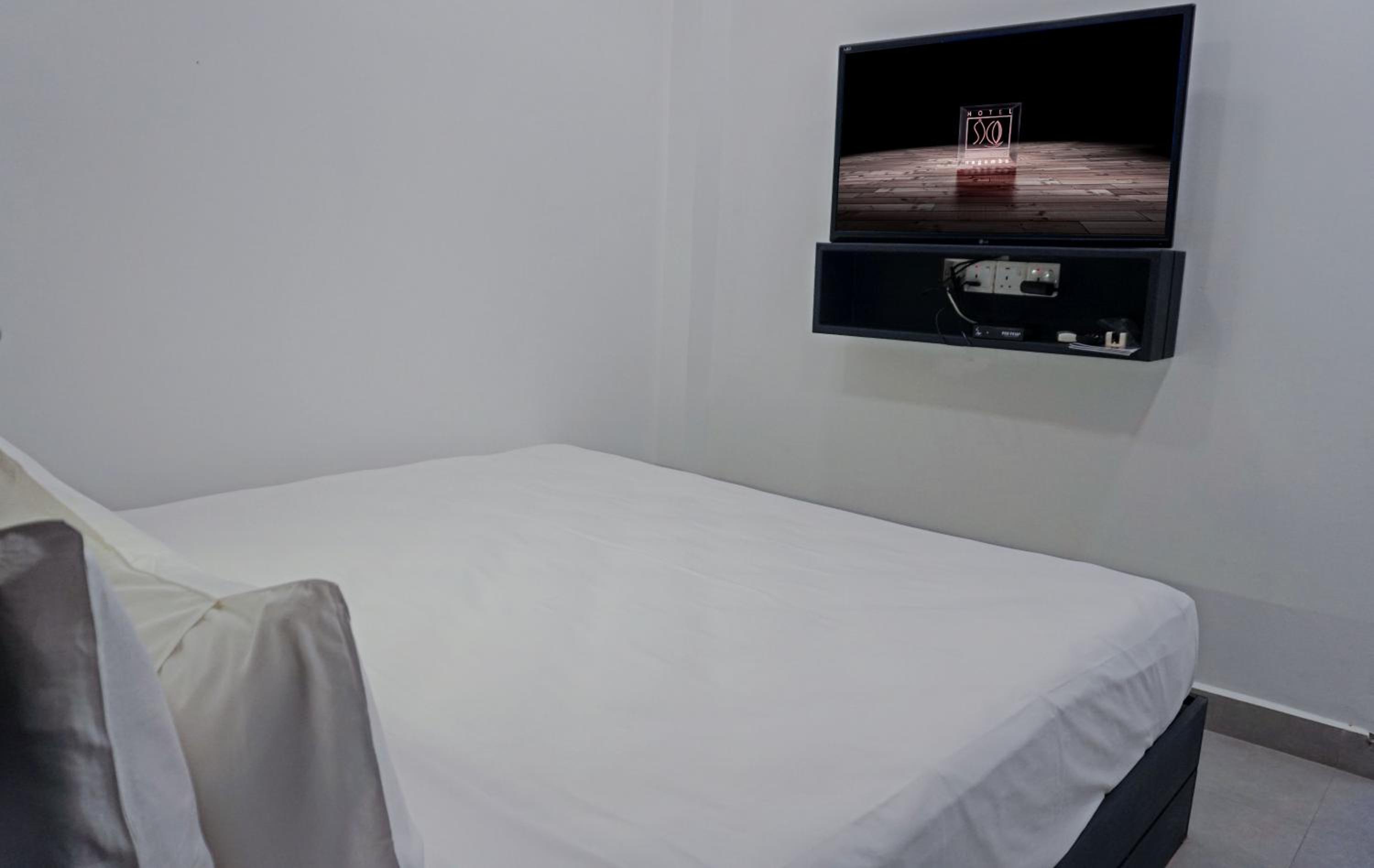 Deluxe Double Room with Balcony - 10% off on Spa Treatments