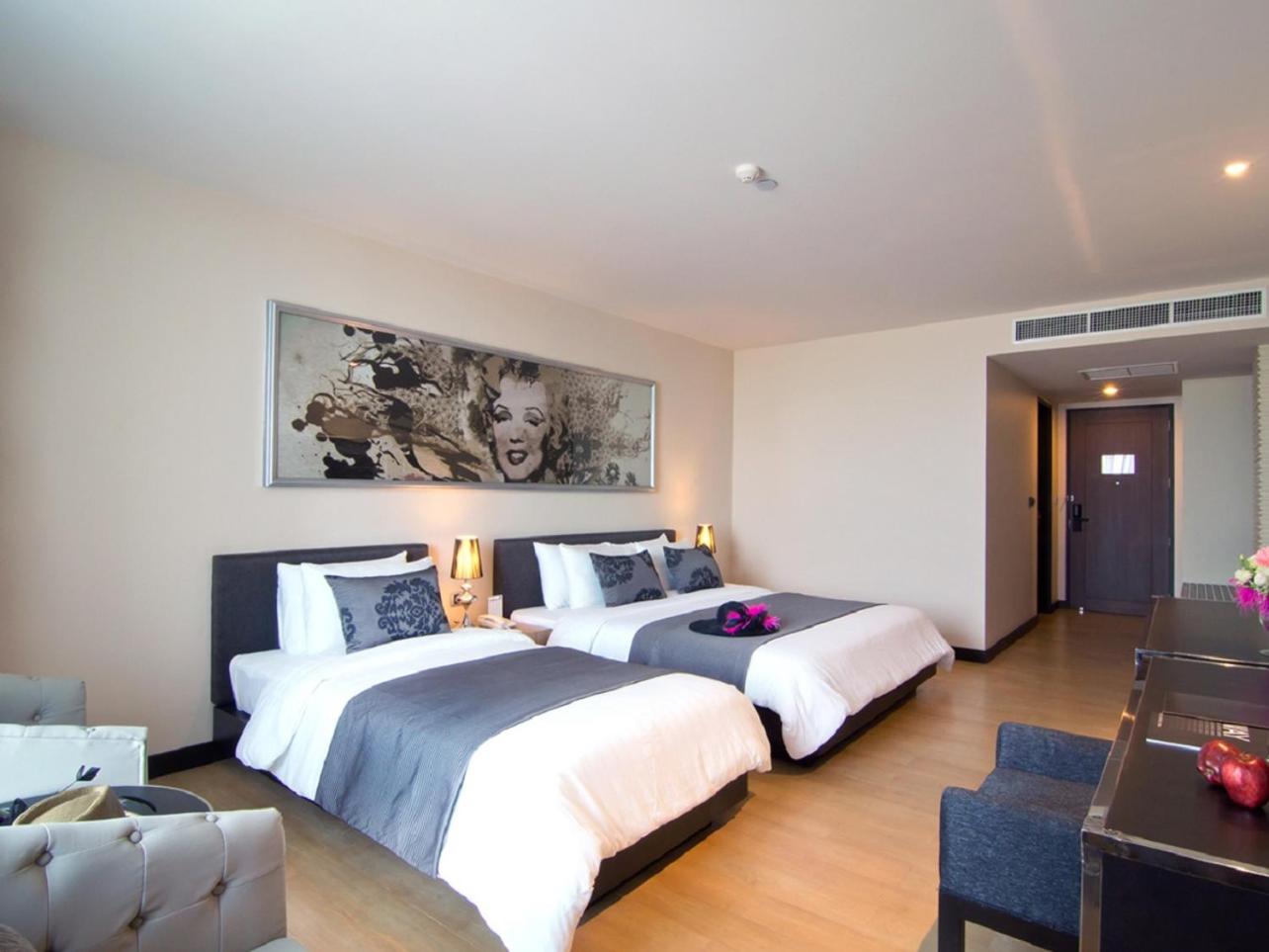 Superior Twin Room with City View