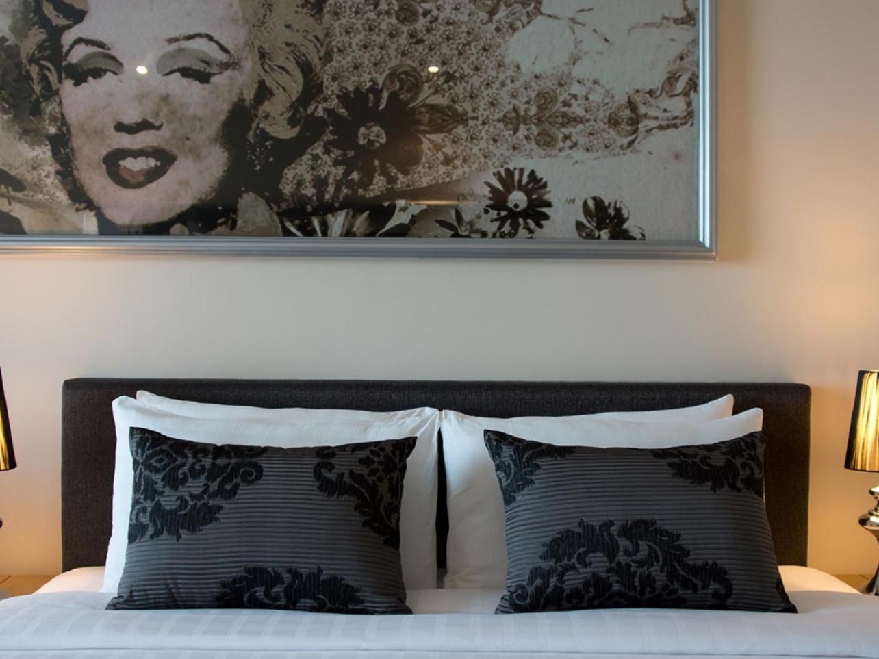 Superior Twin Room with Sea View - Hot Deal thumbnail 6