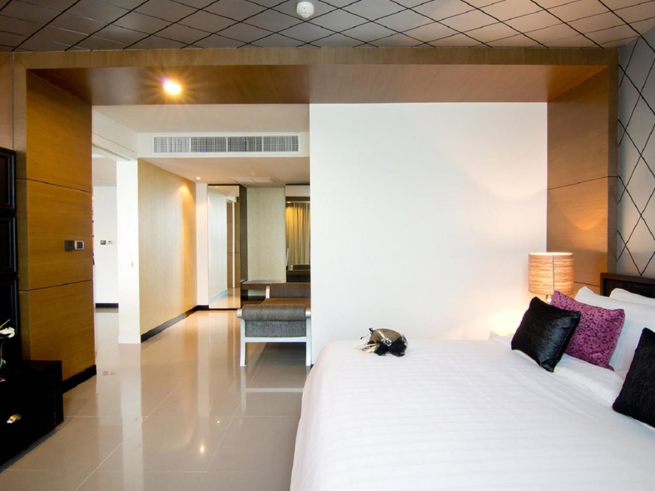 Two-Bedroom Way Suite Sea View