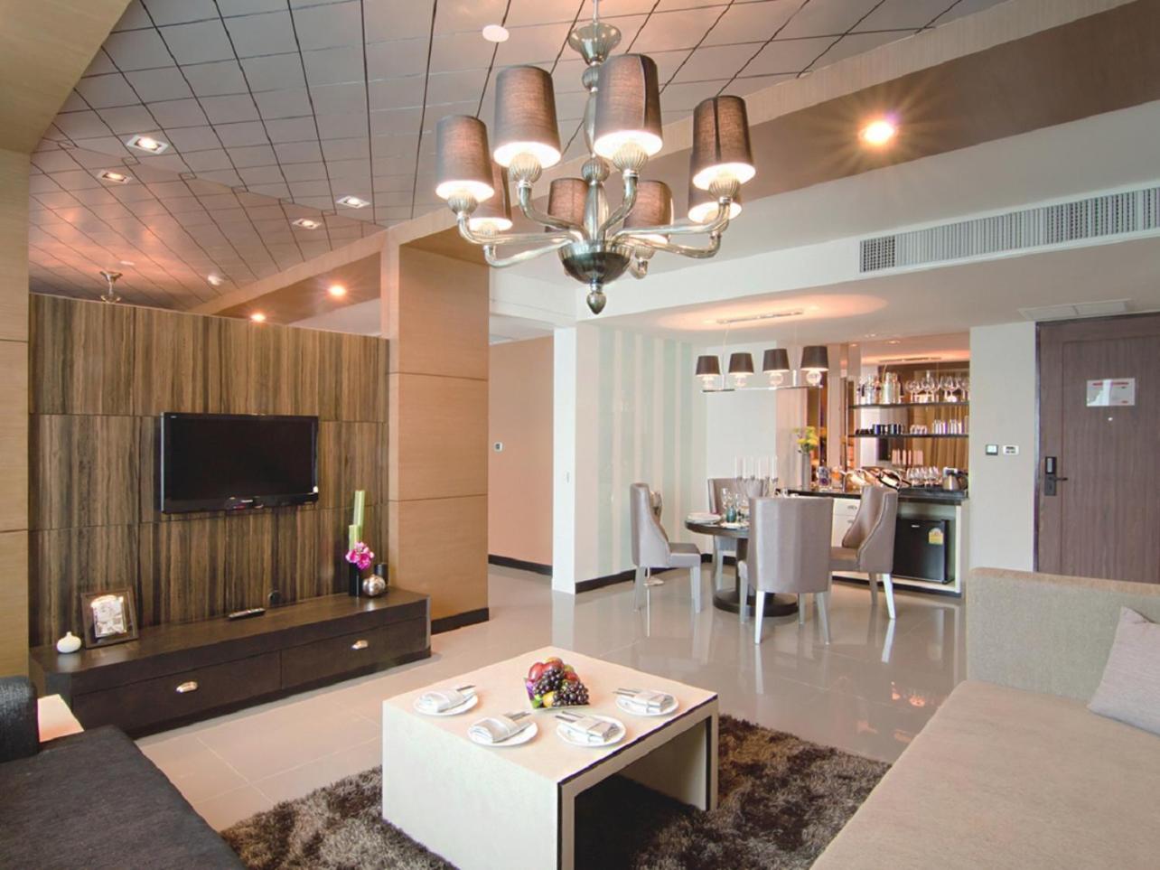 Two-Bedroom Way Suite Sea View