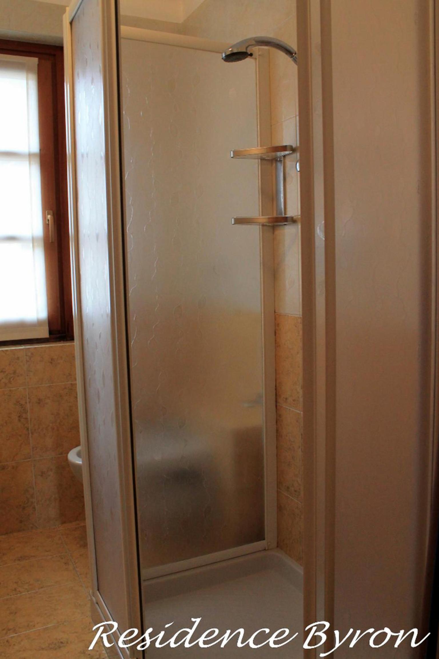 Two-Bedroom Apartment (6 Adults) photo 3