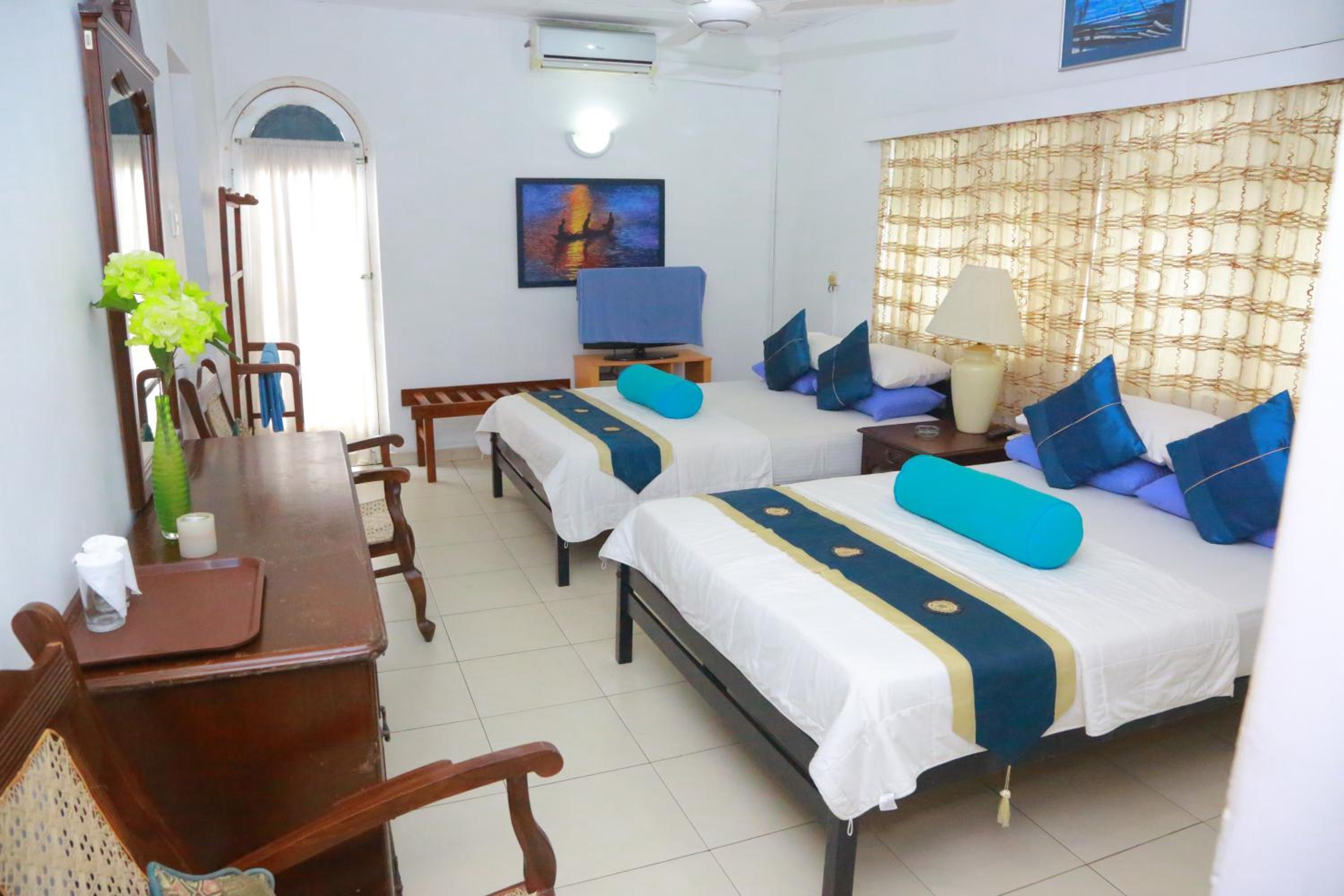 Deluxe Family Room photo 2