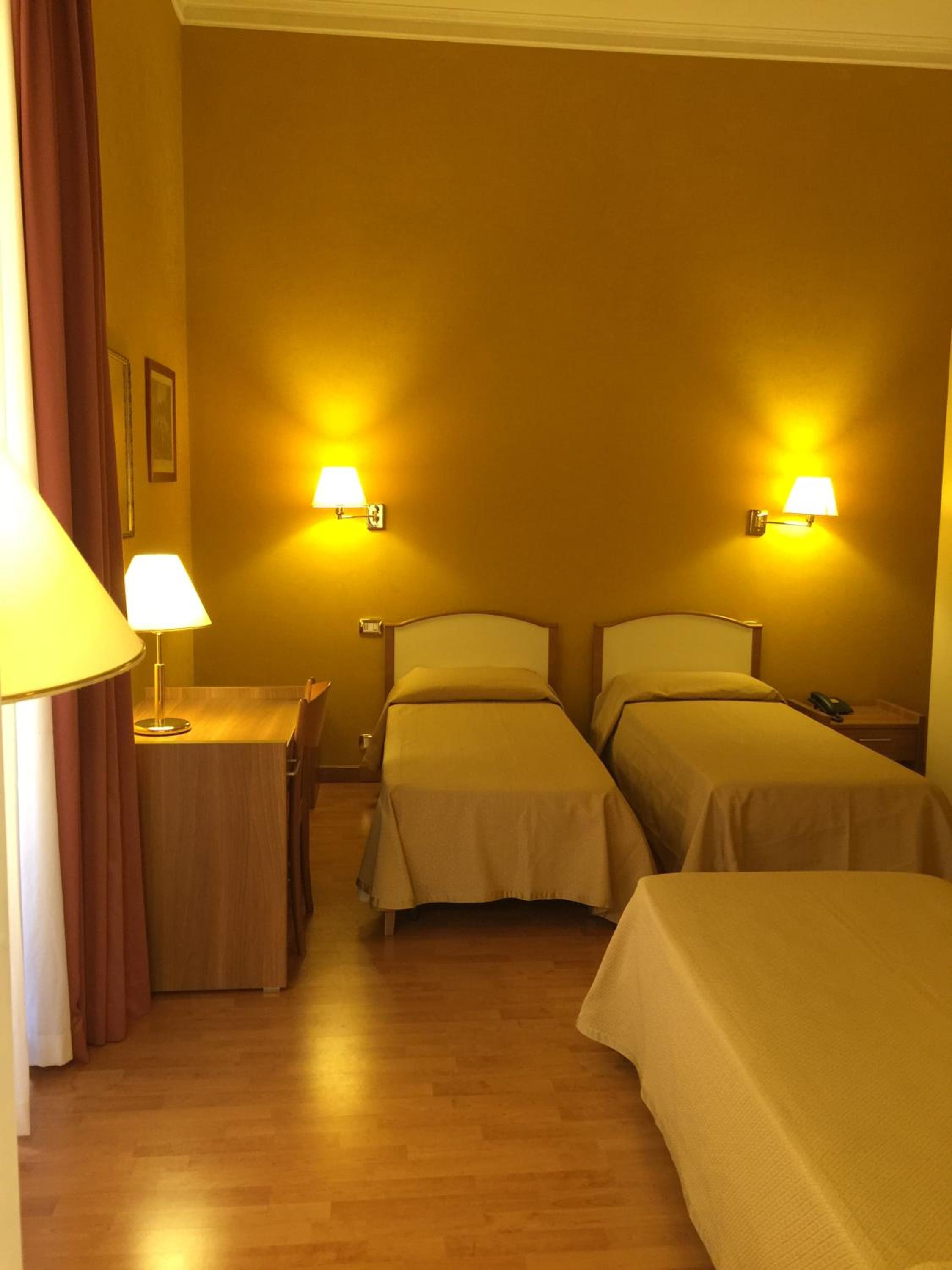 Triple Room - Disability Access photo 3