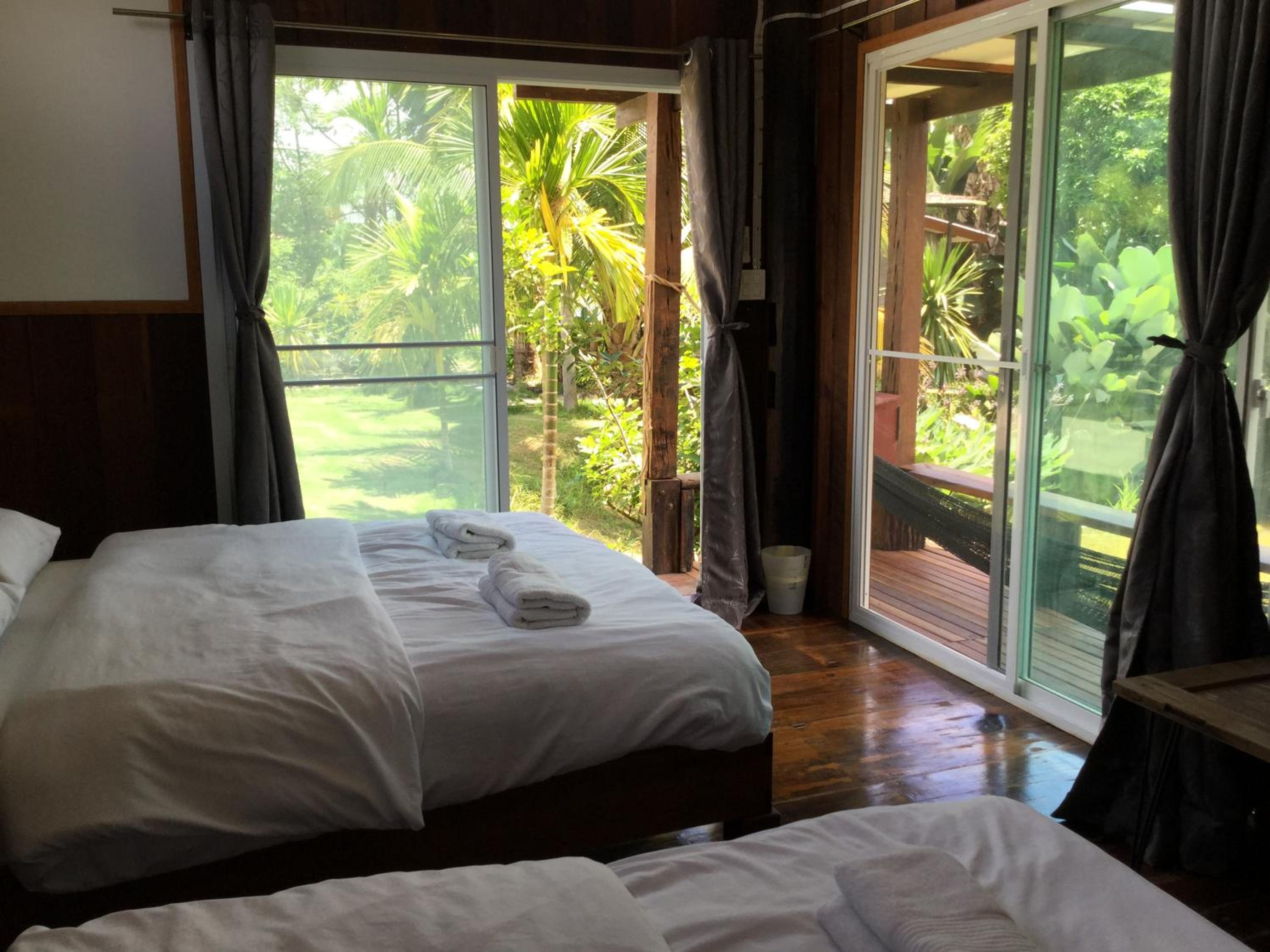 Quadruple Room with Garden View - Photo 8