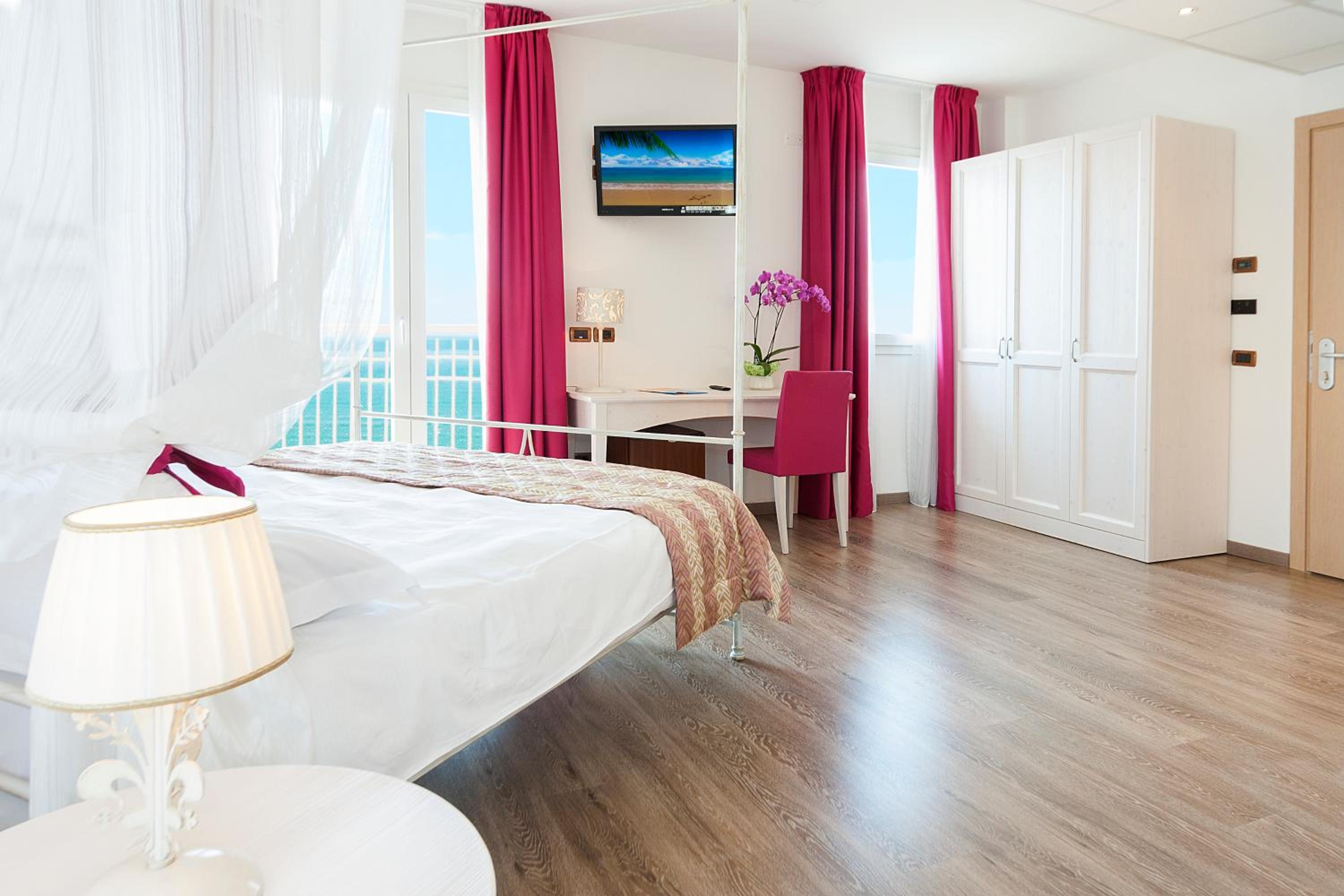 Junior Suite with Sea View photo 1