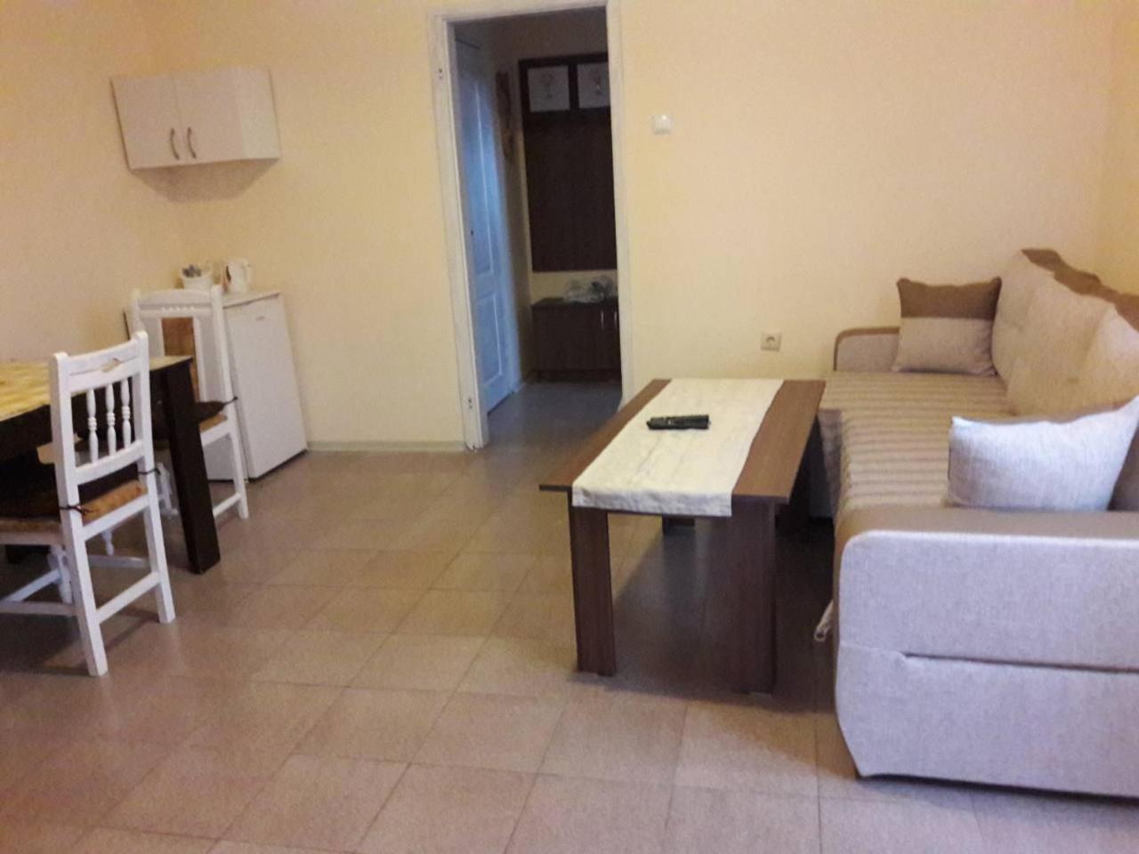 Apartment photo 3