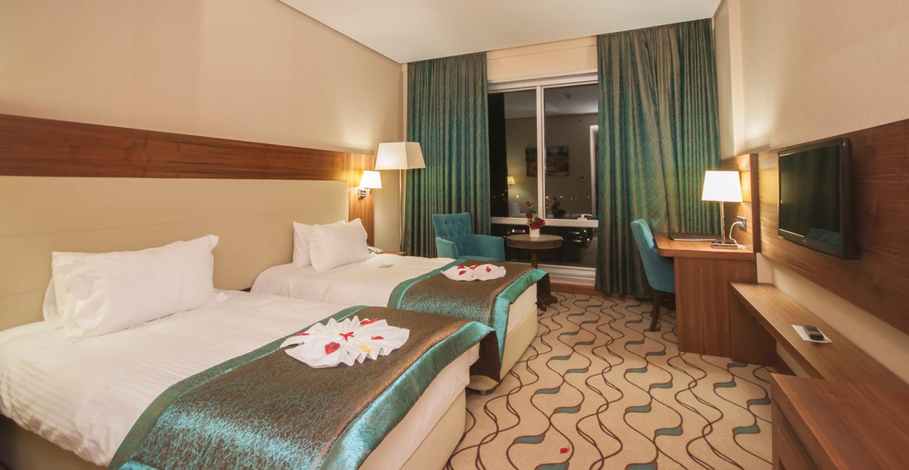 Standard Double or Twin Room - Photo 3