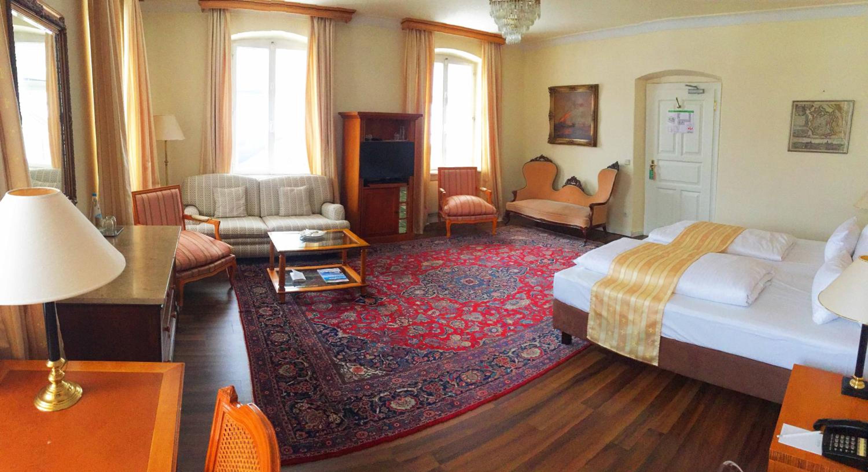 Deluxe Double Room - Photo 1